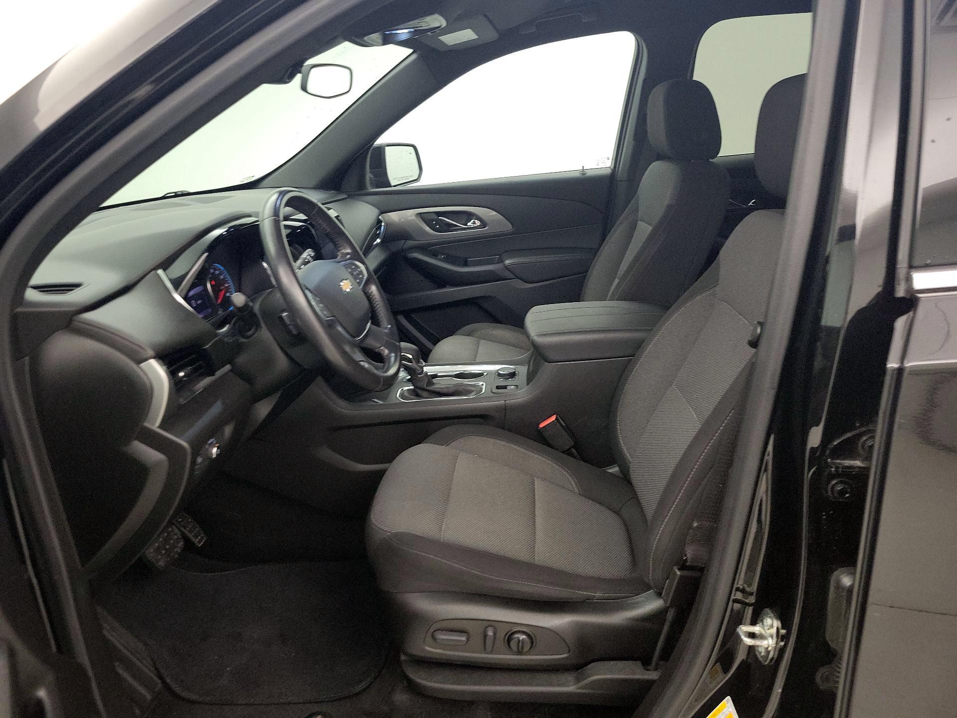 Thumbnail: 2022 Chevrolet Traverse - 11