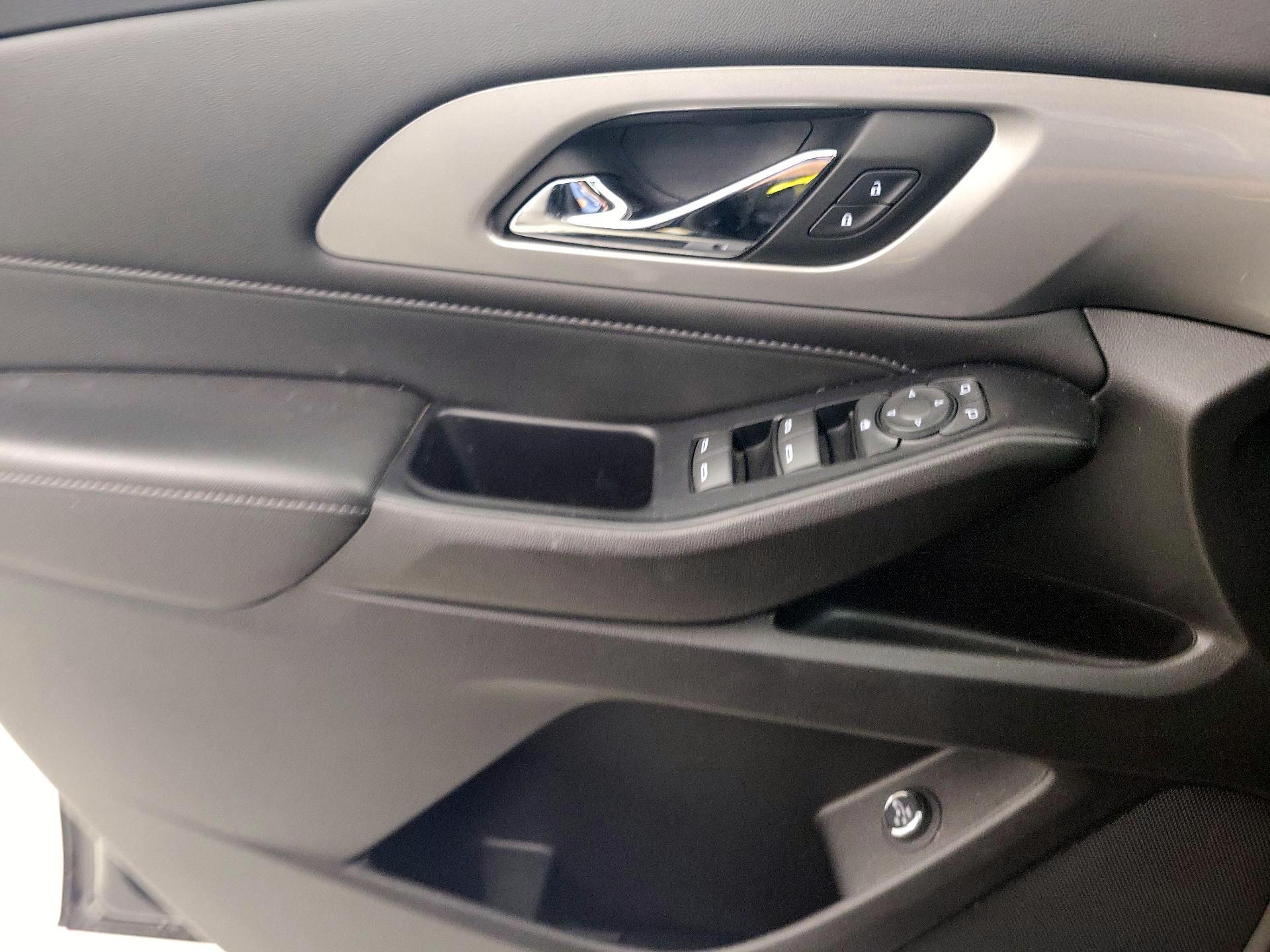 Thumbnail: 2022 Chevrolet Traverse - 12