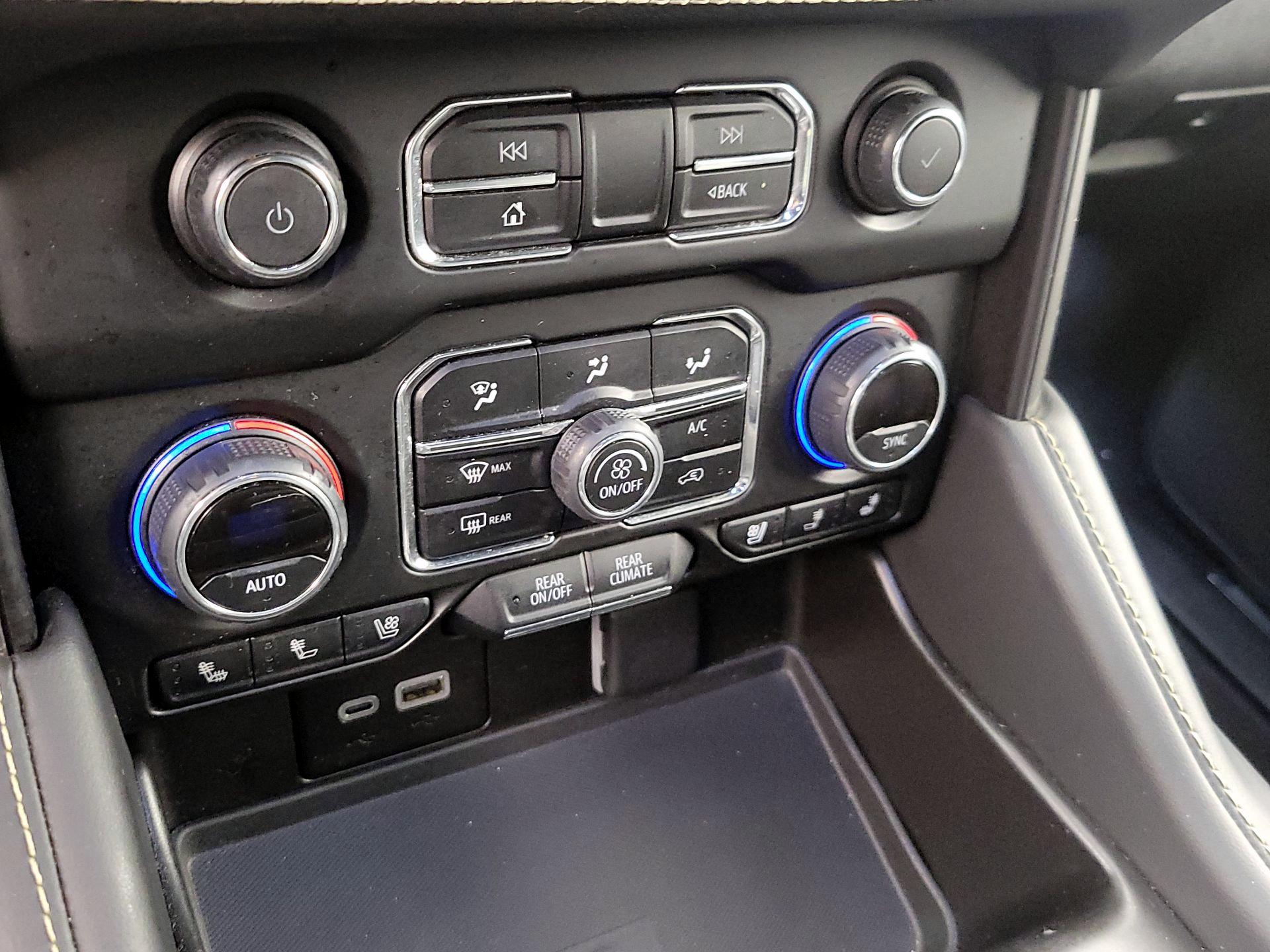 Thumbnail: 2023 Chevrolet Suburban - 17