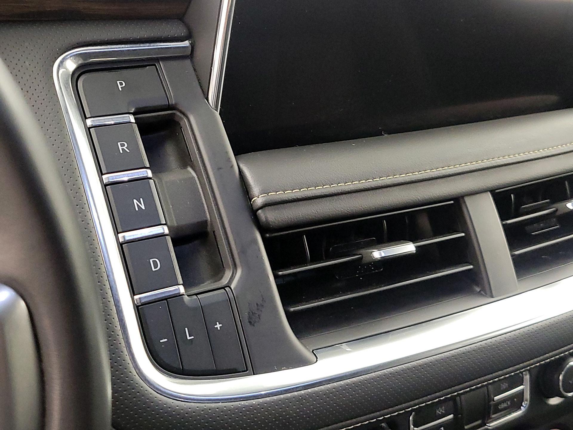 Thumbnail: 2023 Chevrolet Suburban - 18