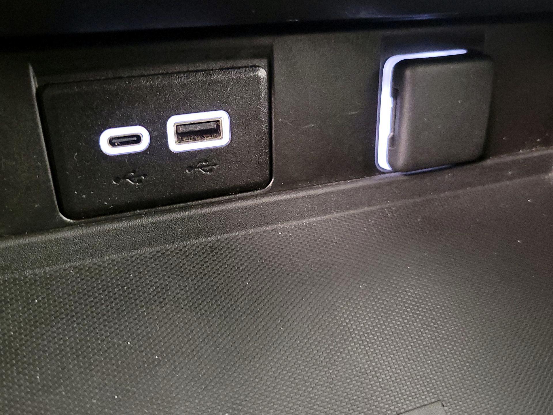 Thumbnail: 2023 Chevrolet Suburban - 19