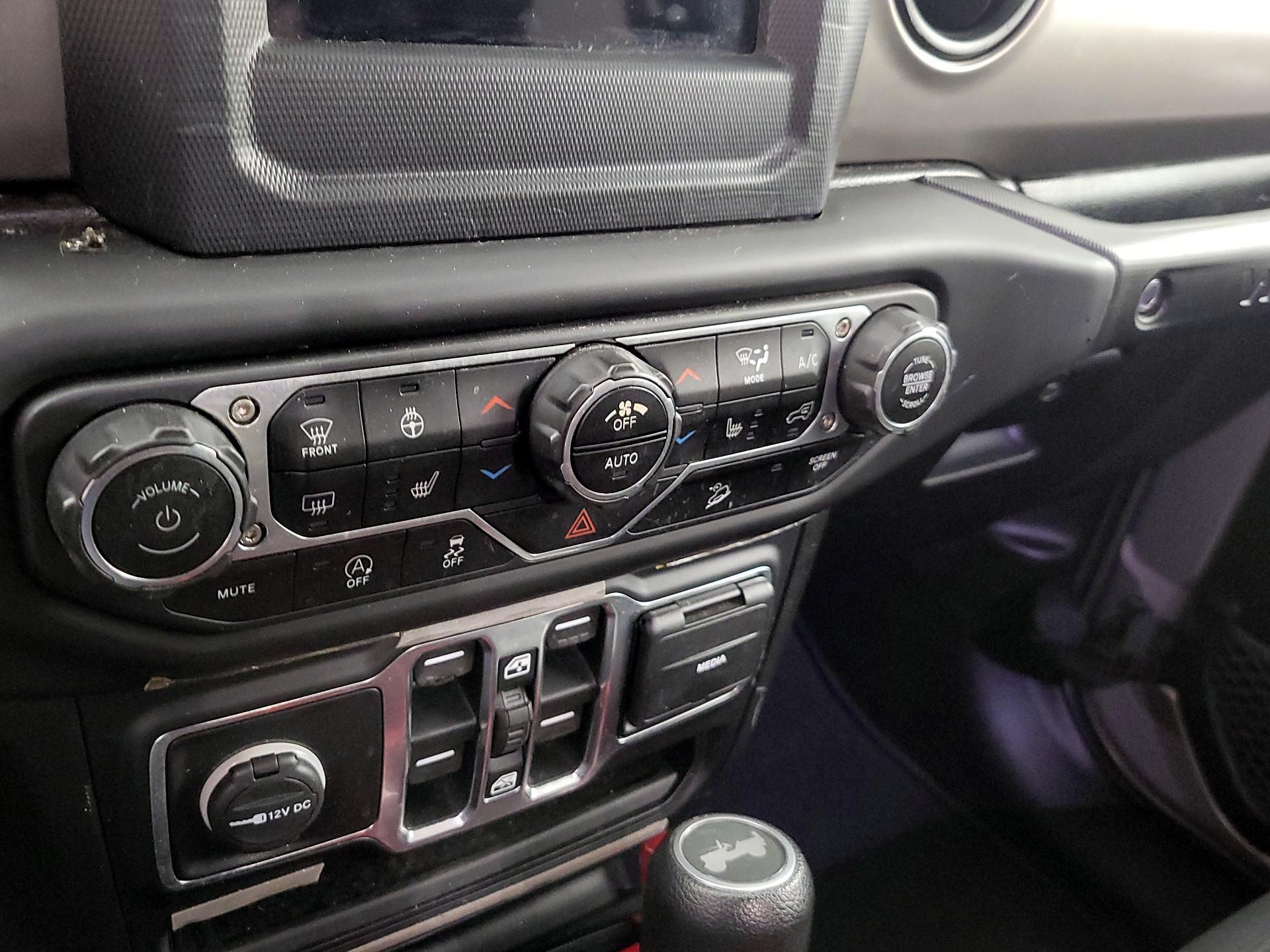 Thumbnail: 2020 Jeep Wrangler - 16