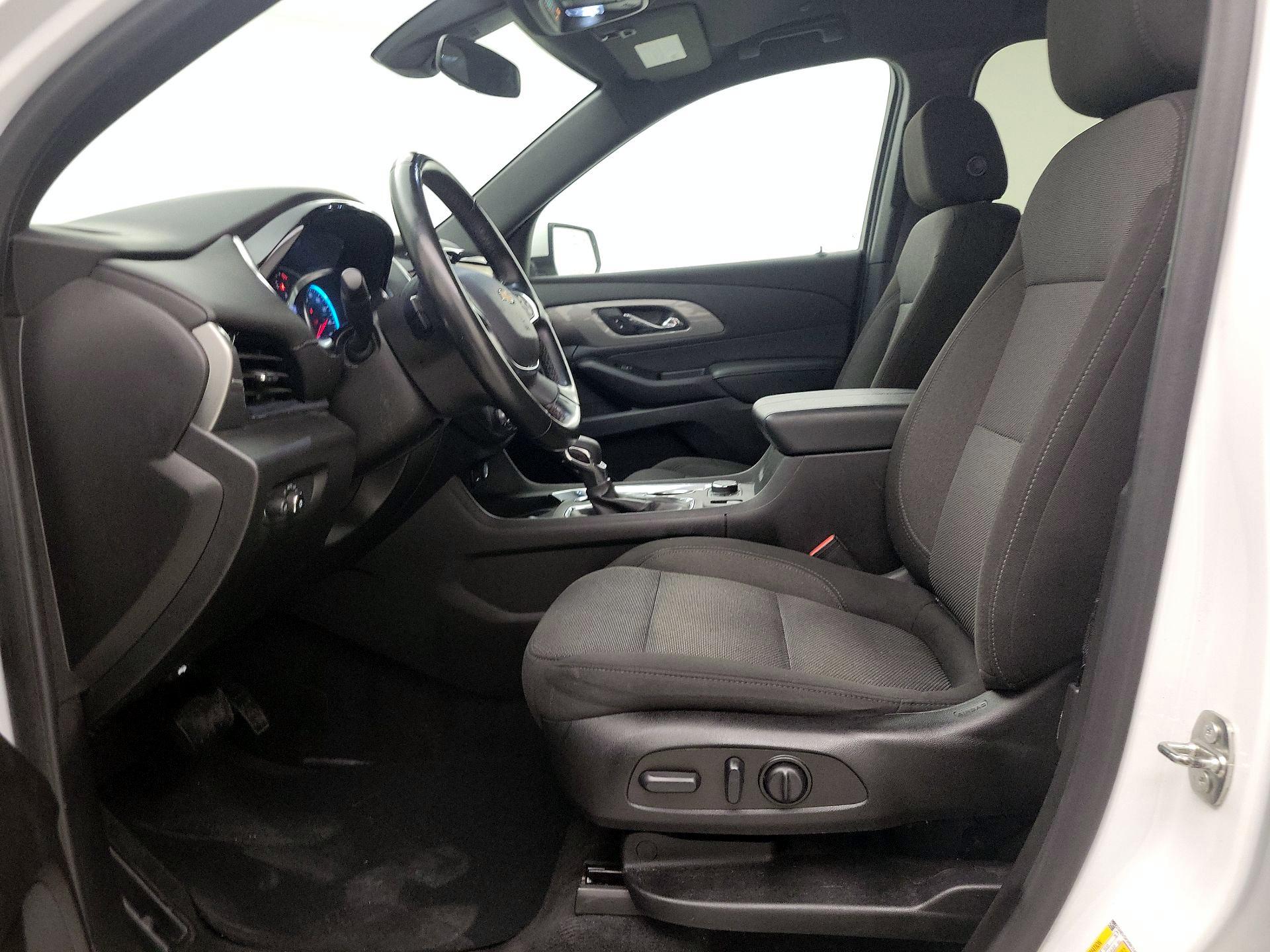 Thumbnail: 2023 Chevrolet Traverse - 11