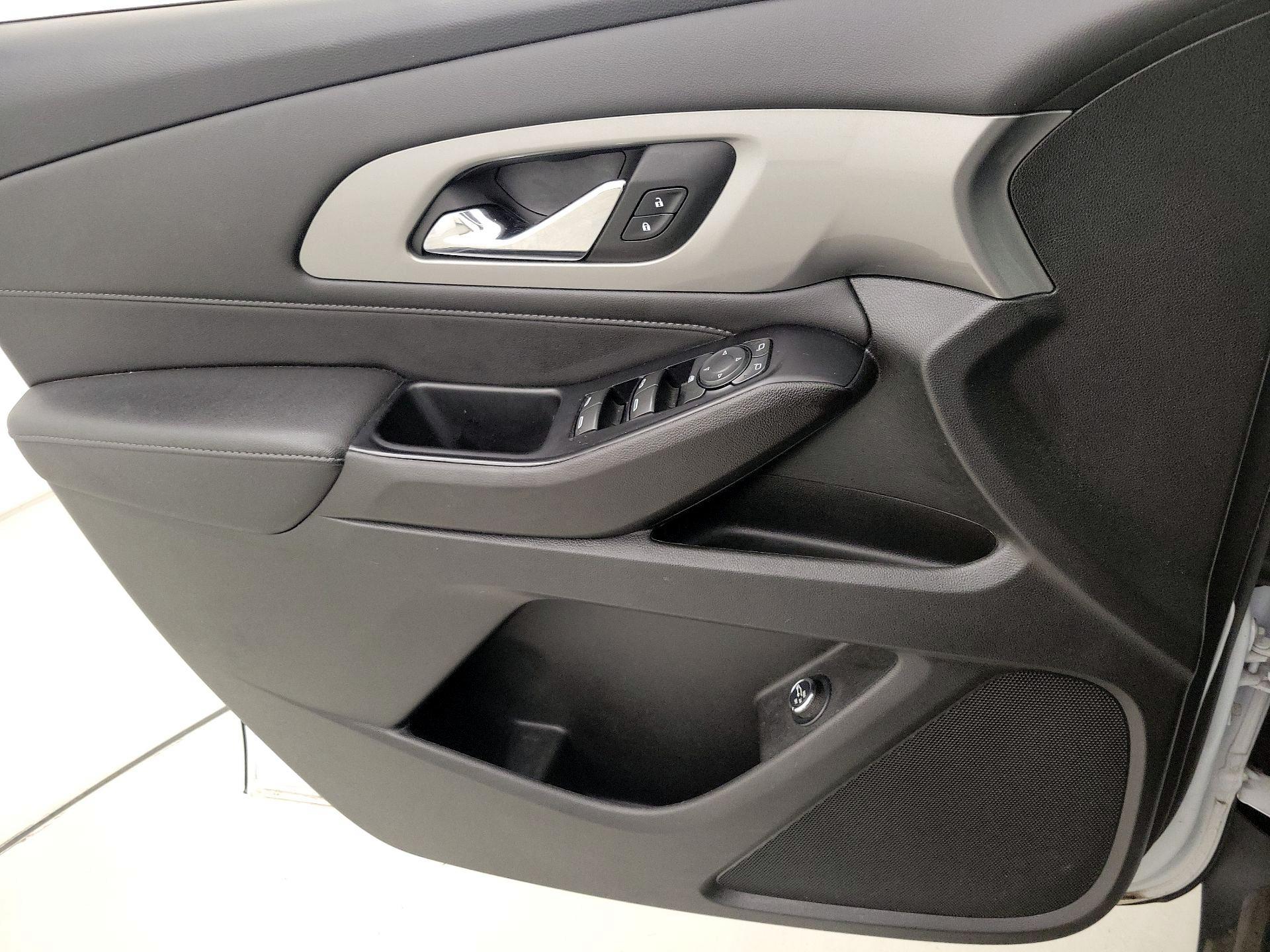 Thumbnail: 2023 Chevrolet Traverse - 12