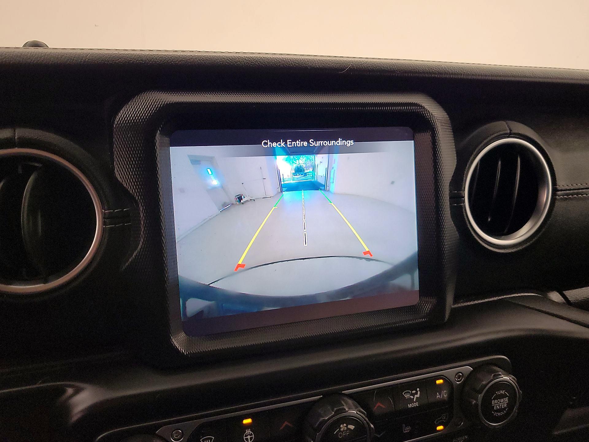 Thumbnail: 2022 Jeep Wrangler - 15