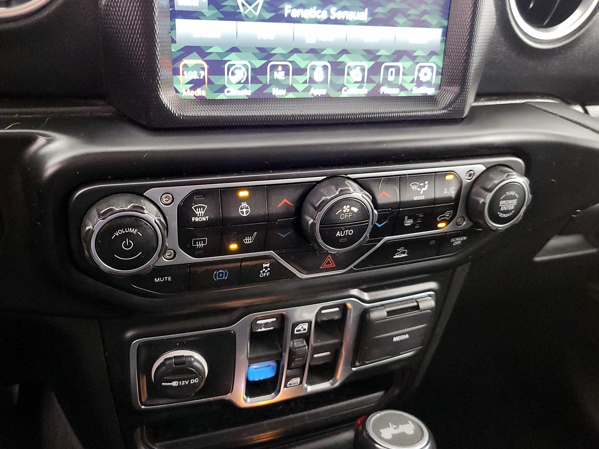 Thumbnail: 2022 Jeep Wrangler - 17