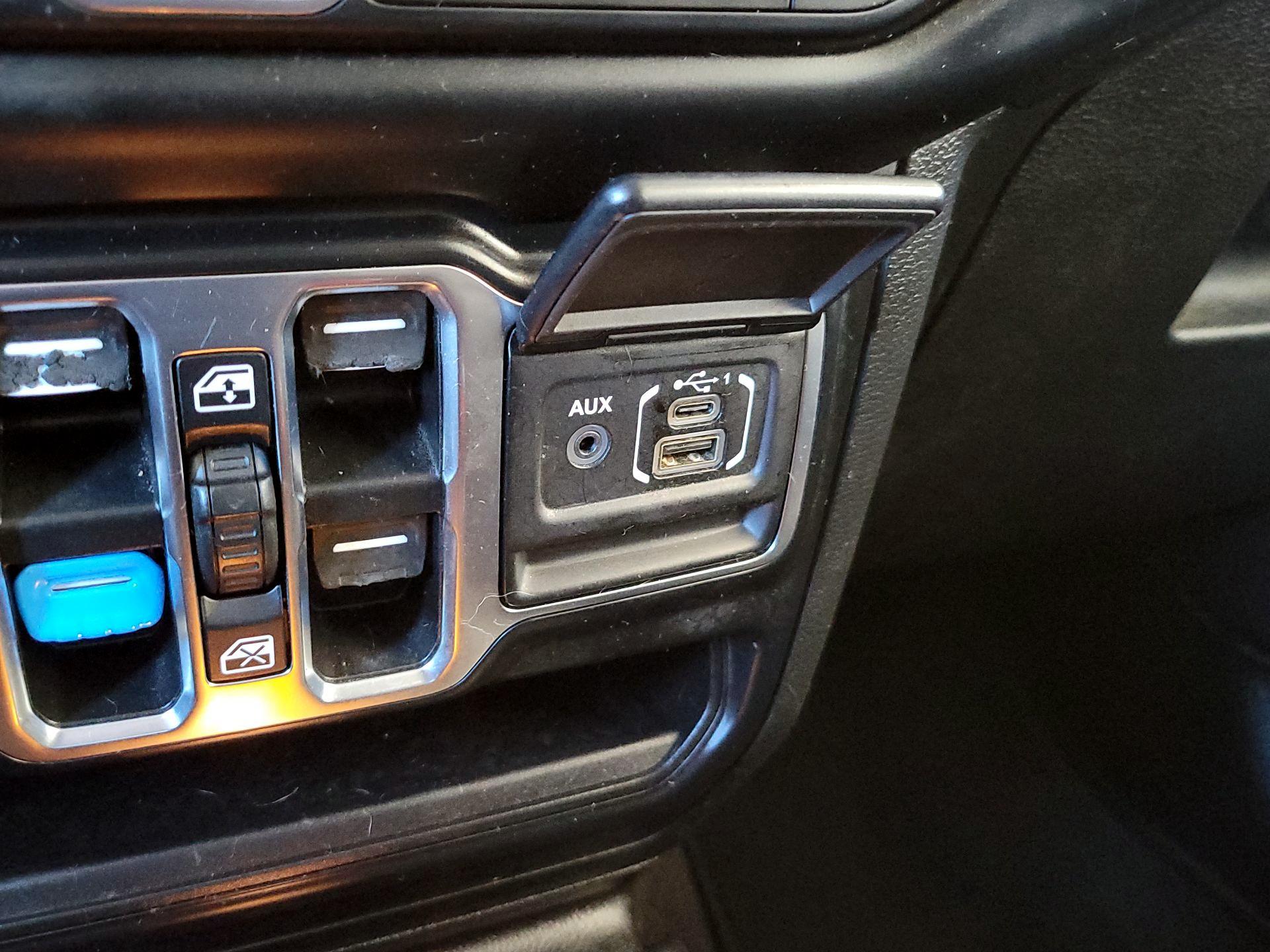 Thumbnail: 2022 Jeep Wrangler - 19