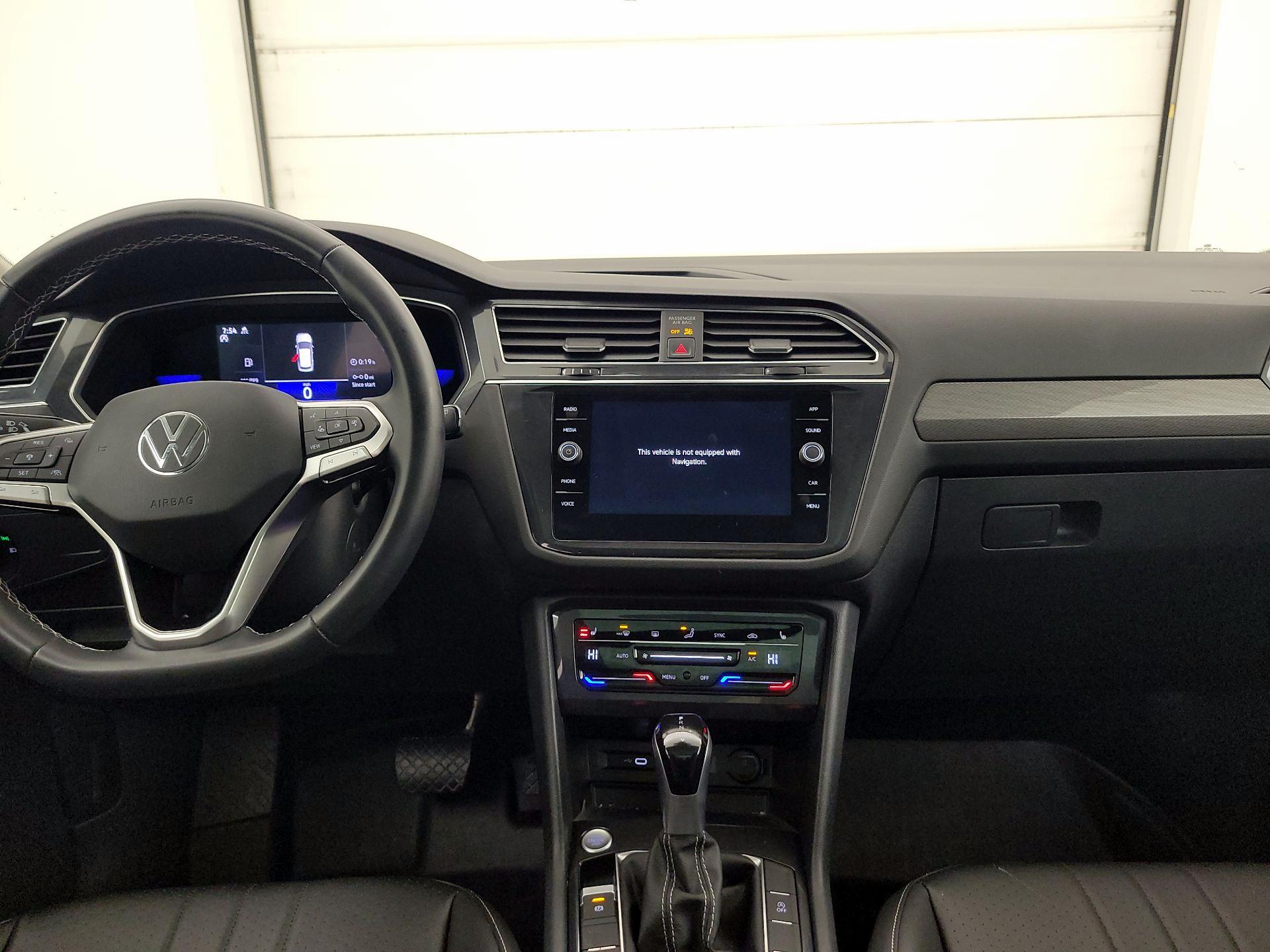 Thumbnail: 2022 Volkswagen Tiguan - 9