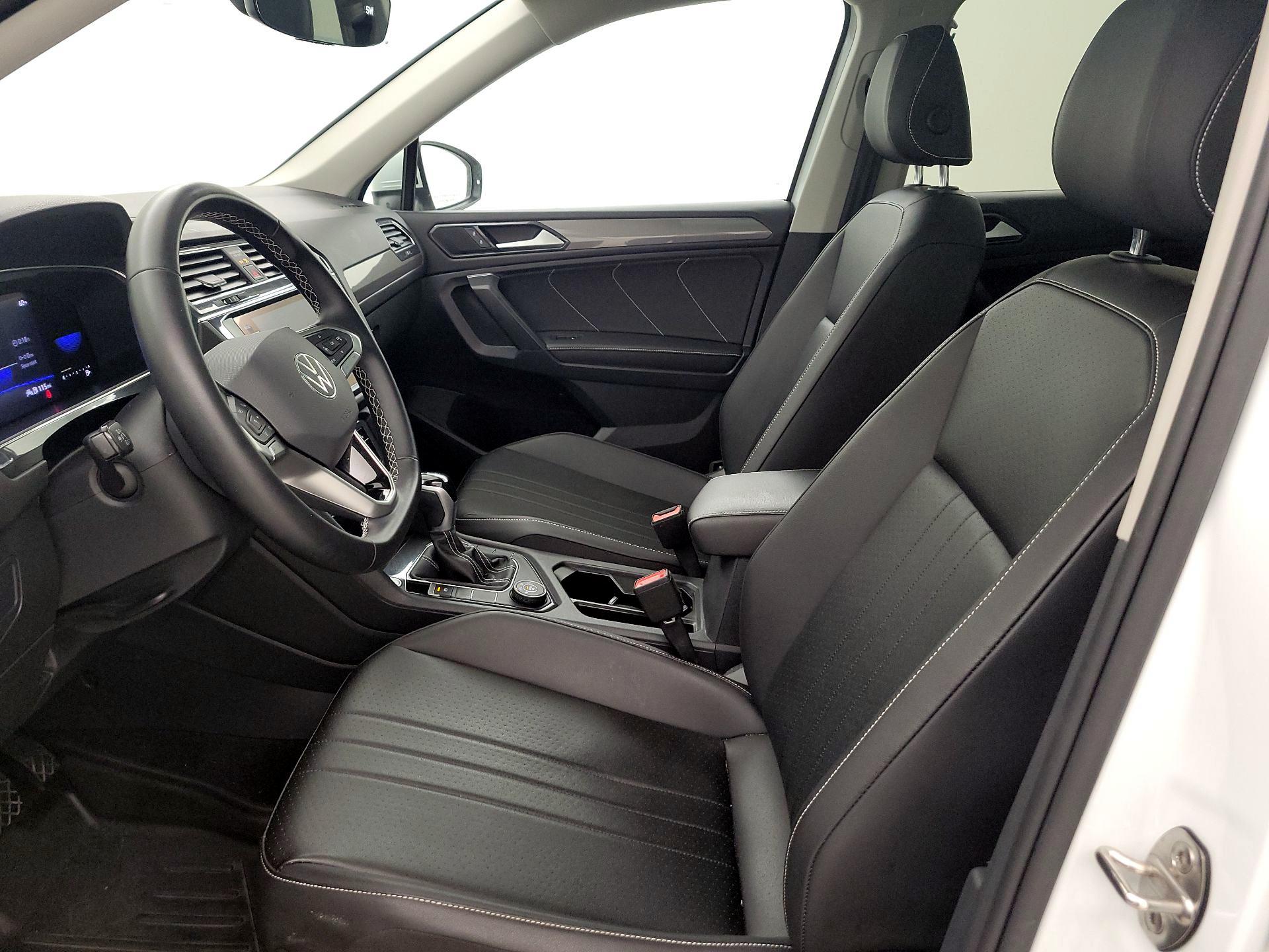 Thumbnail: 2022 Volkswagen Tiguan - 11