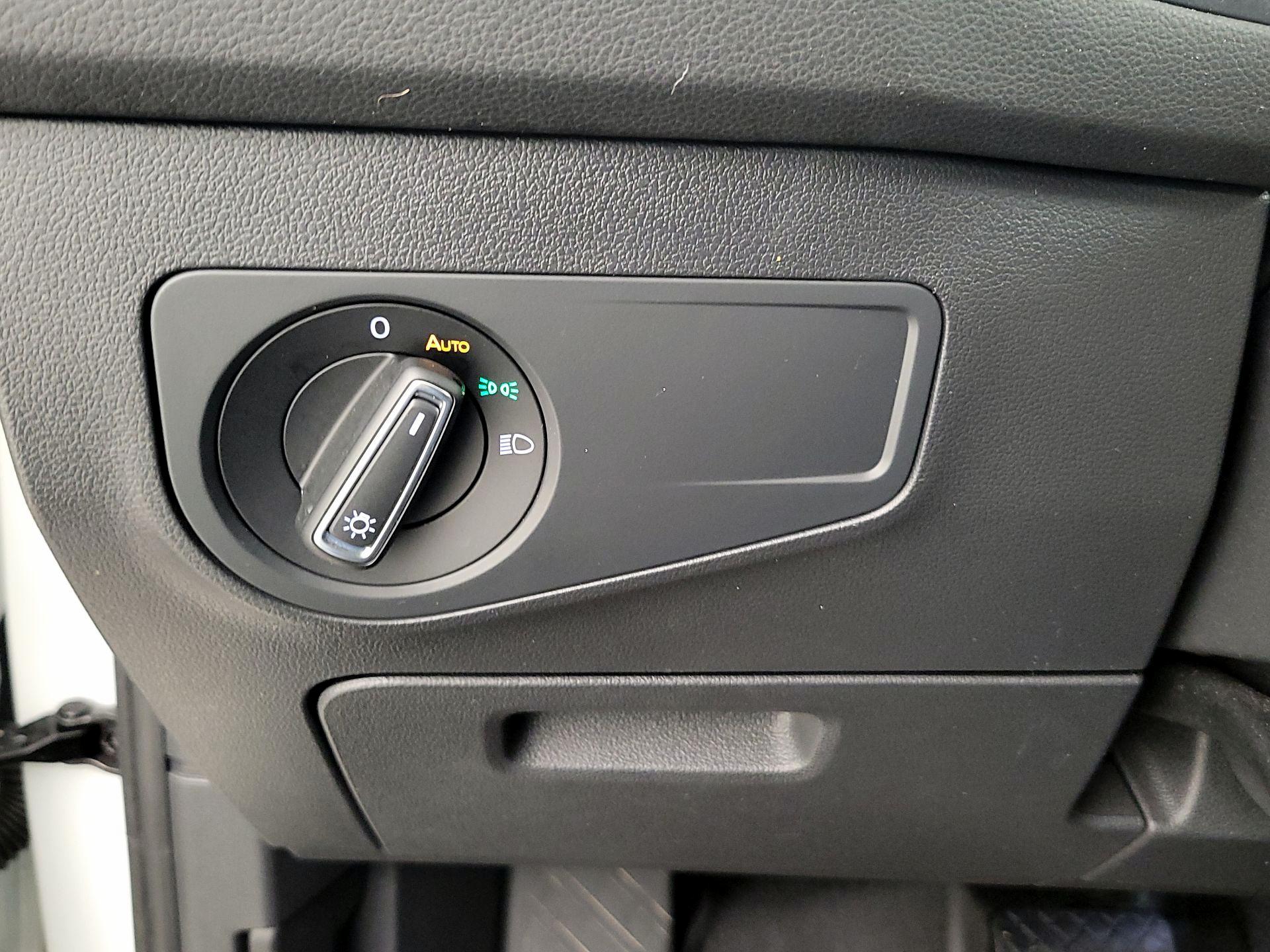 Thumbnail: 2022 Volkswagen Tiguan - 13