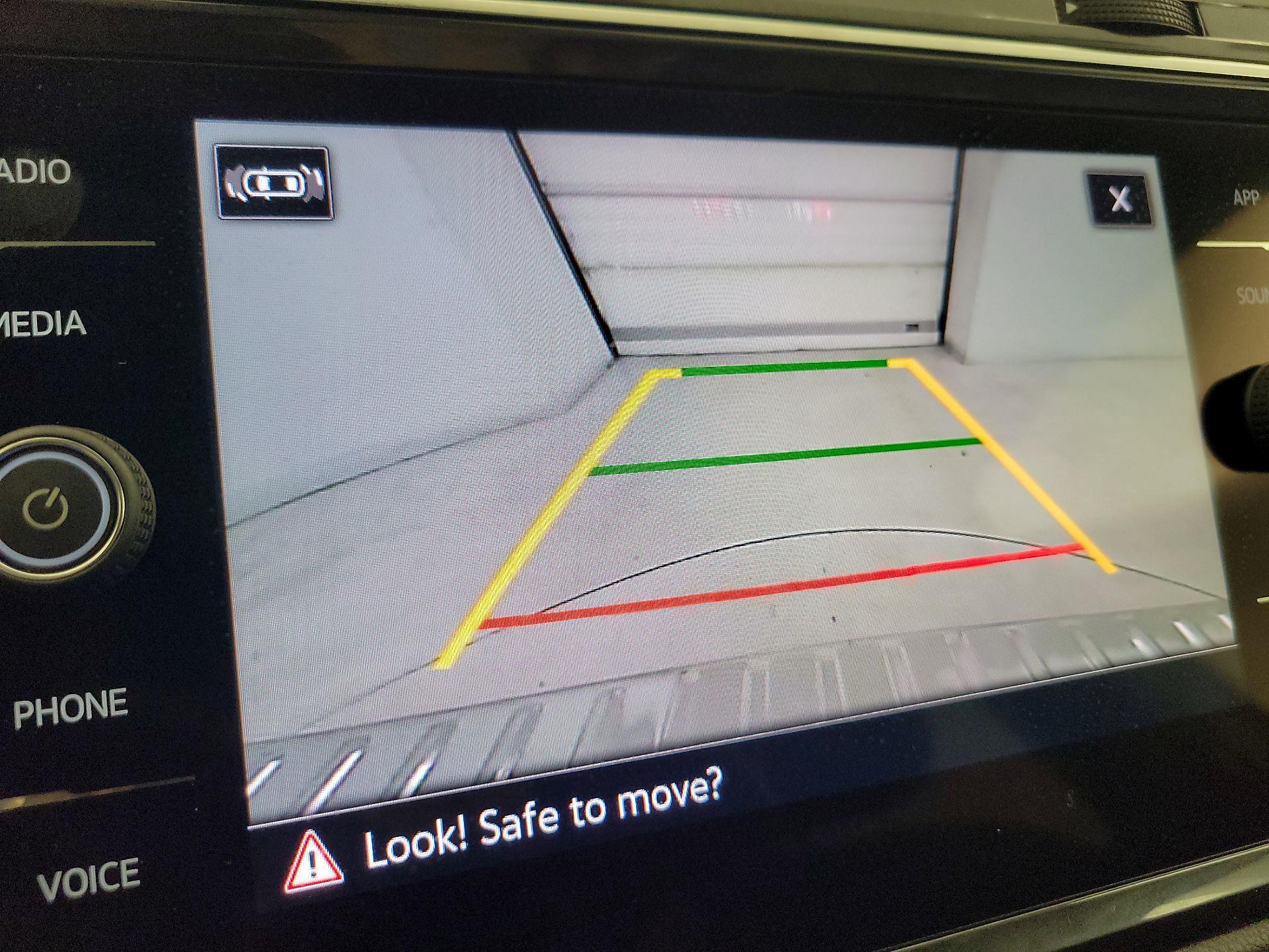 Thumbnail: 2022 Volkswagen Tiguan - 14