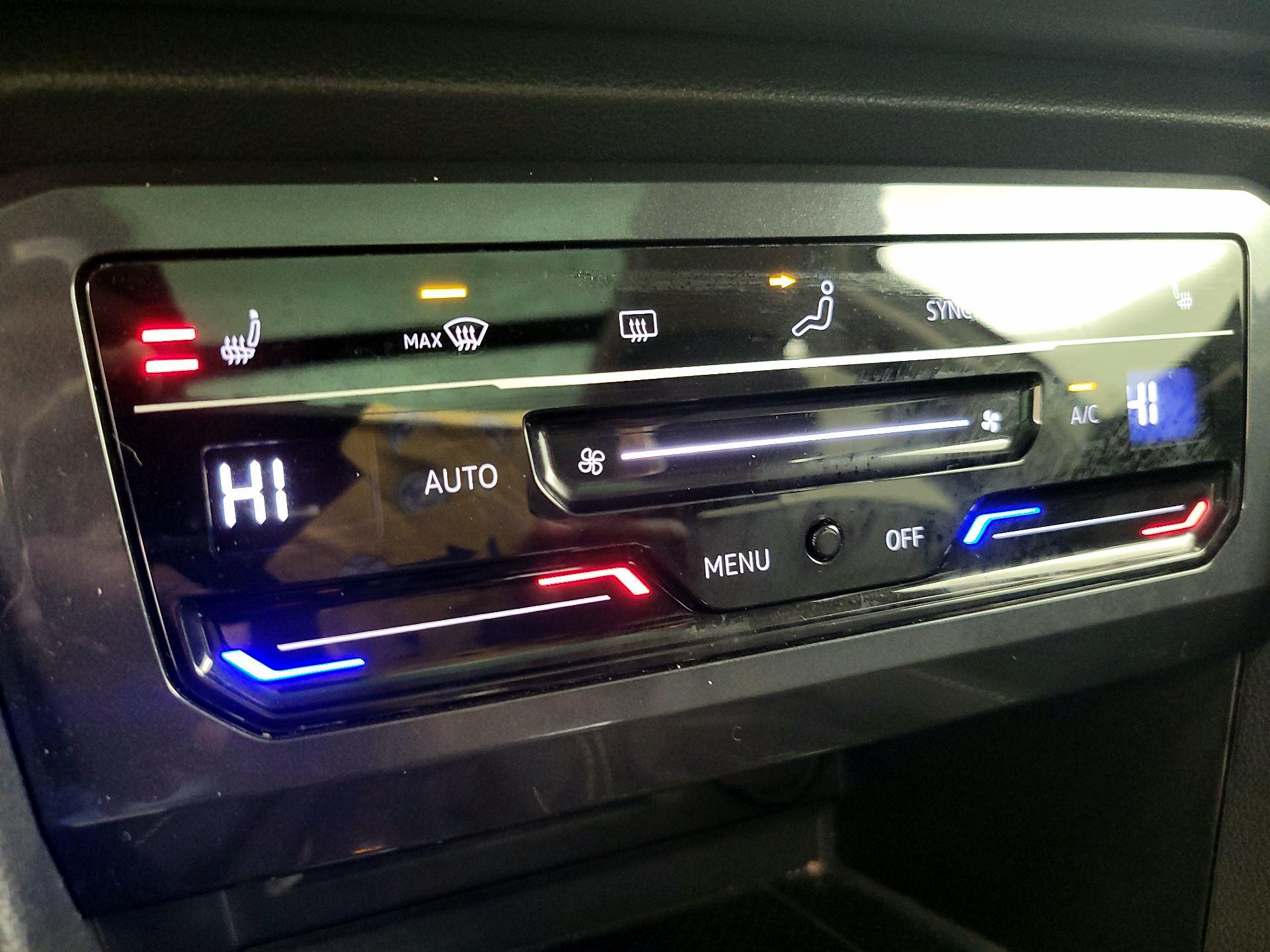 Thumbnail: 2022 Volkswagen Tiguan - 16