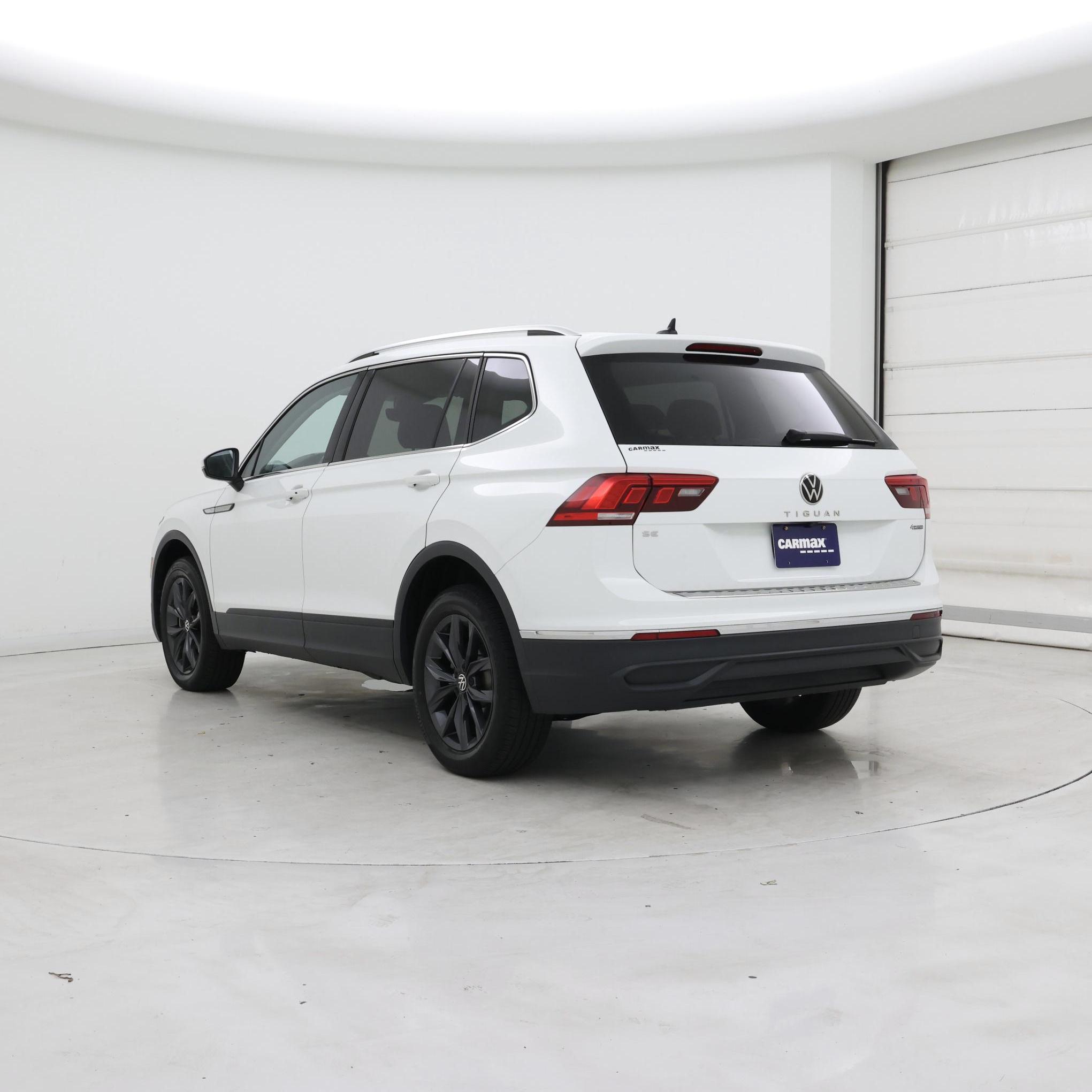 Thumbnail: 2022 Volkswagen Tiguan - 2