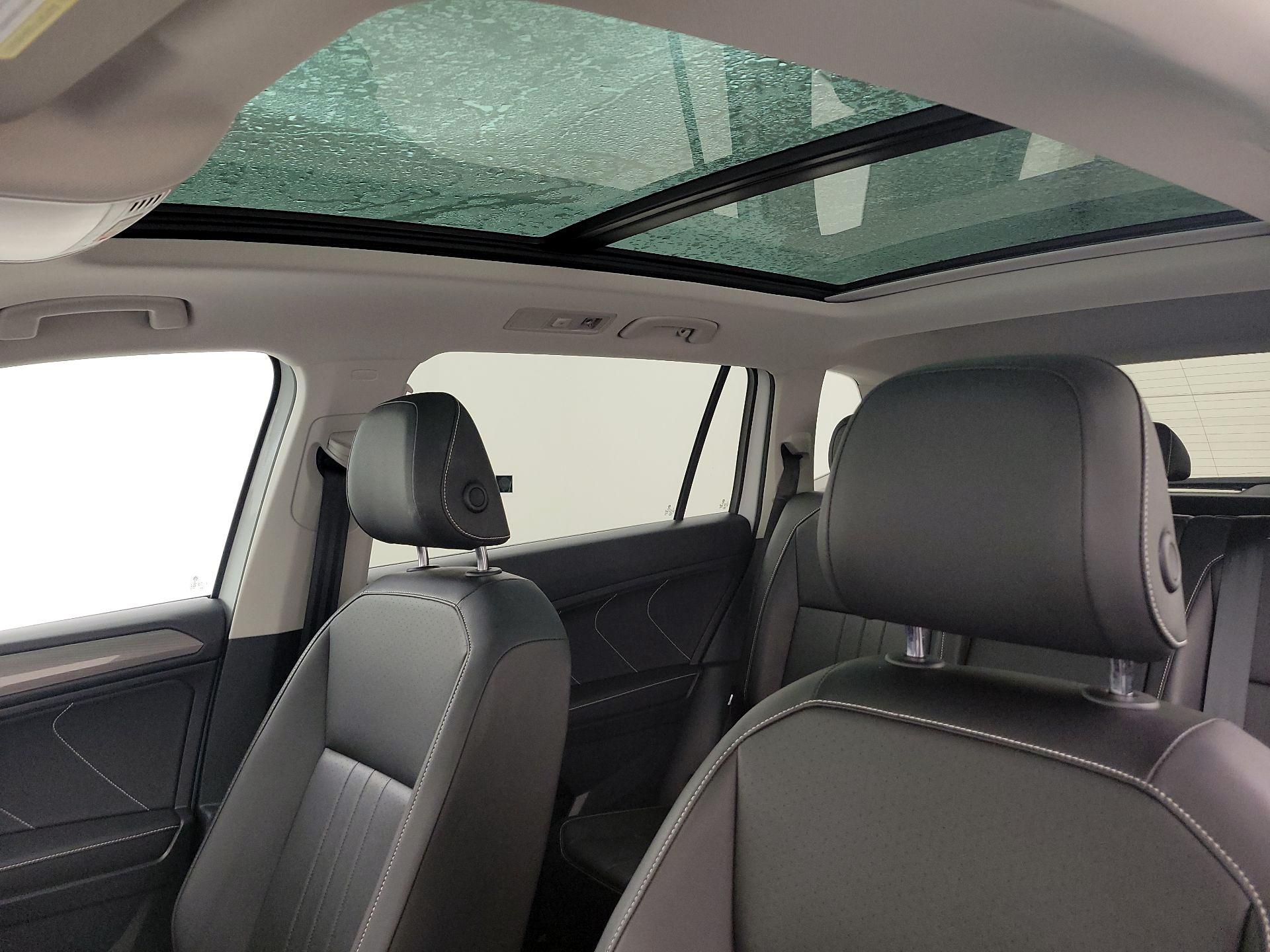 Thumbnail: 2022 Volkswagen Tiguan - 19