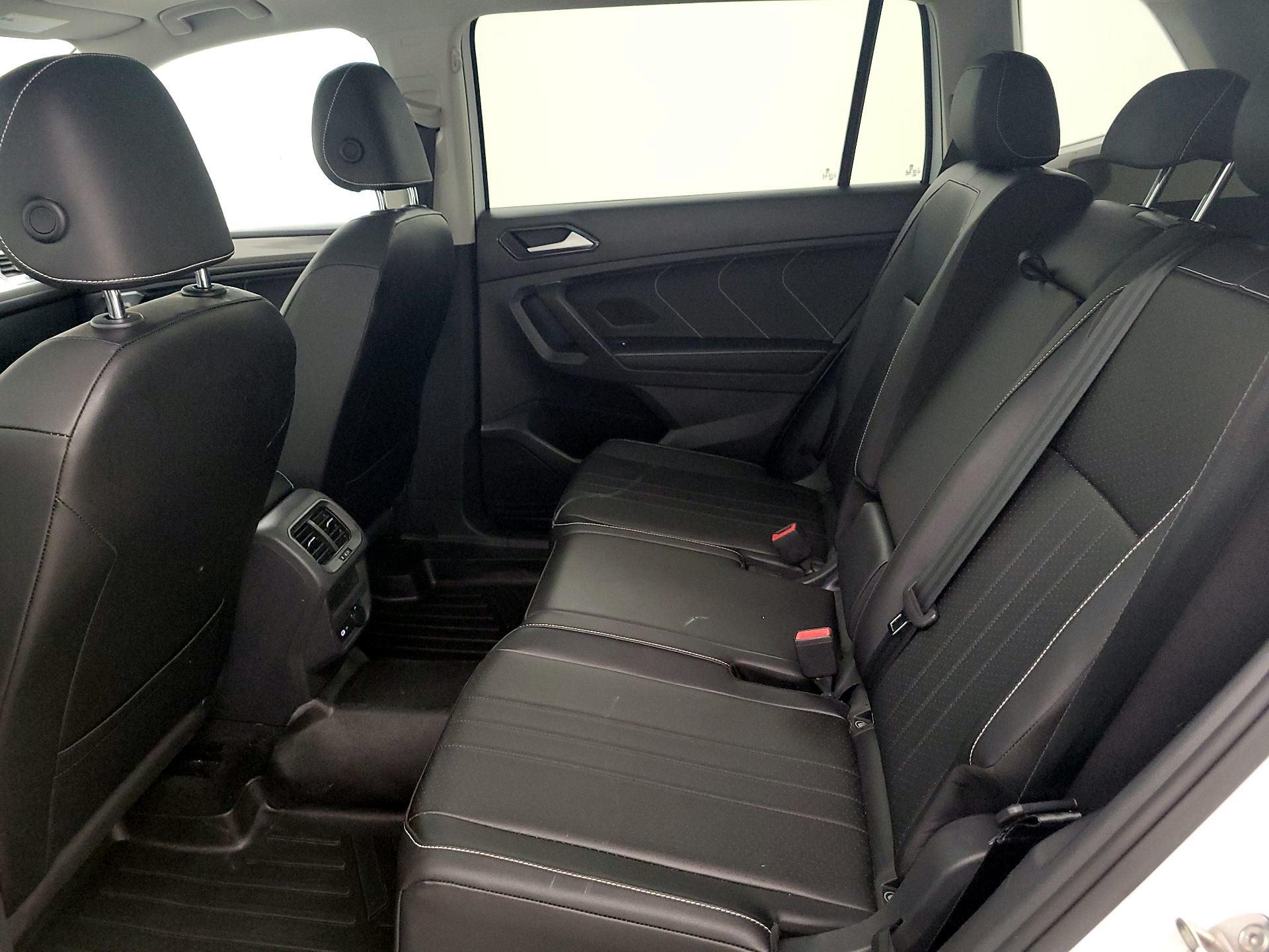 Thumbnail: 2022 Volkswagen Tiguan - 20