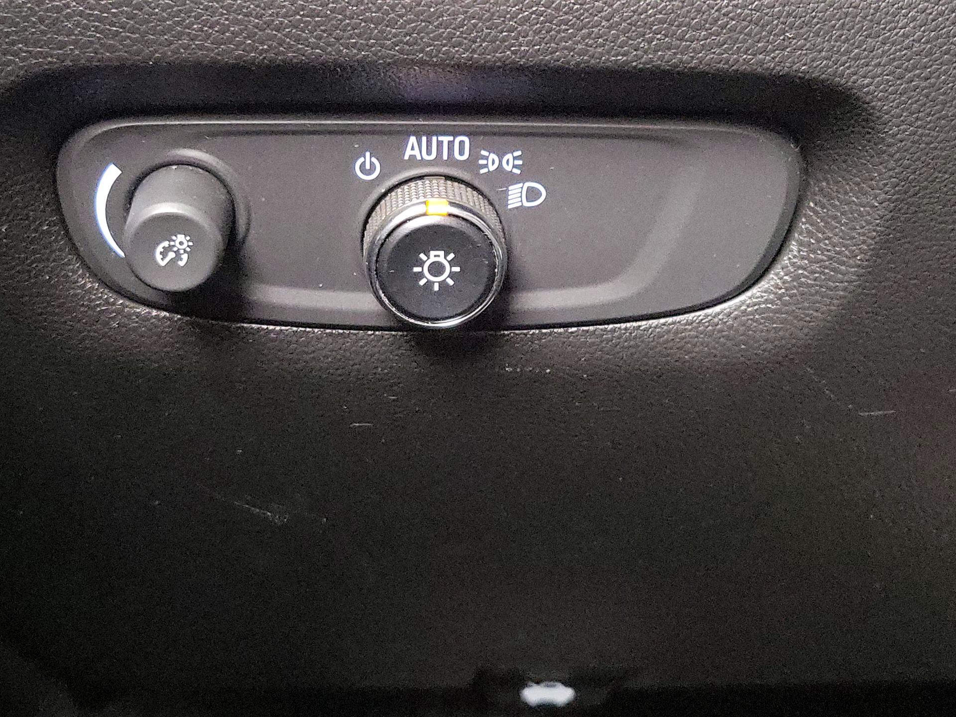 Thumbnail: 2022 Chevrolet Traverse - 13