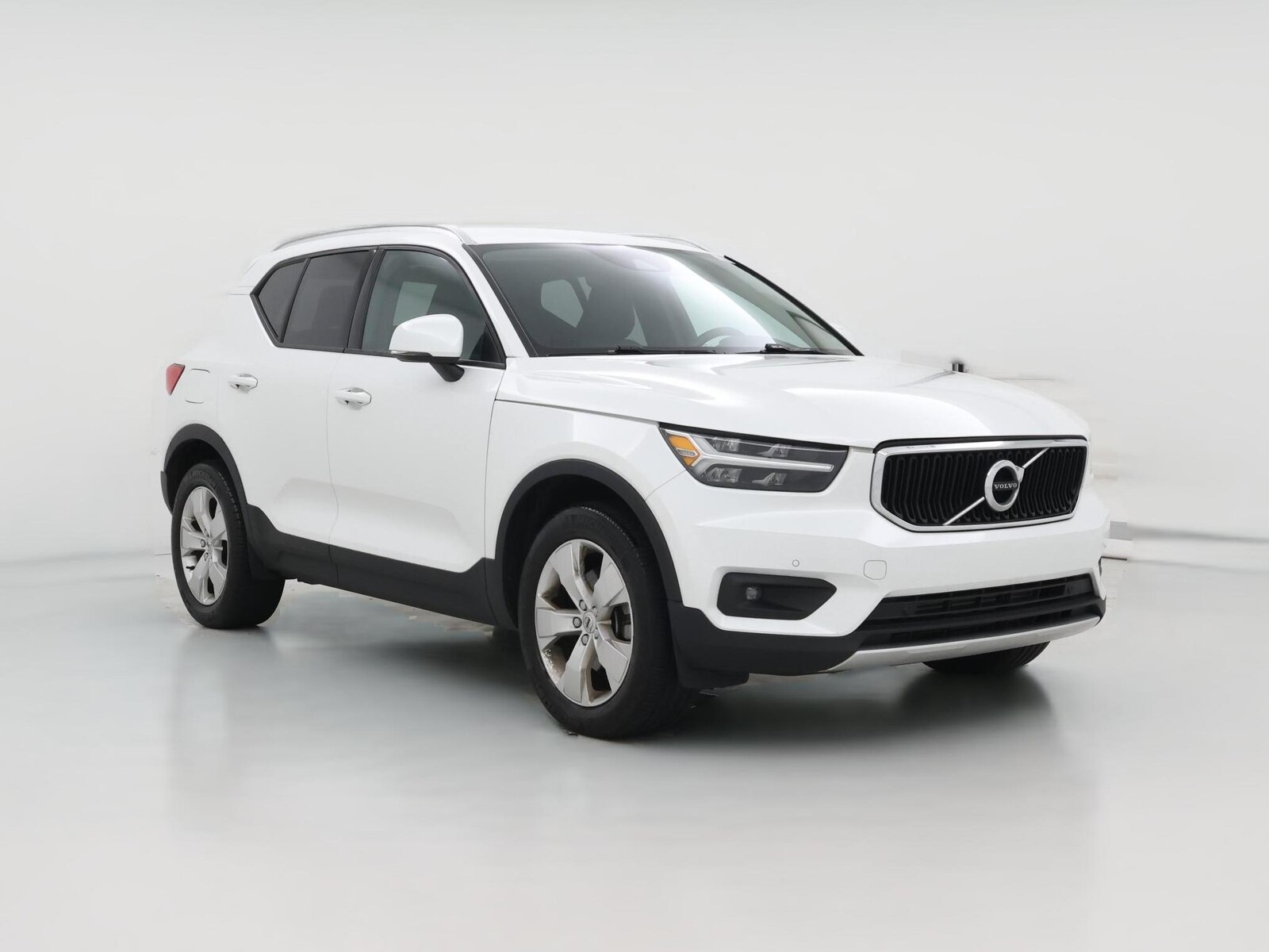 2022 Volvo XC40 Momentum