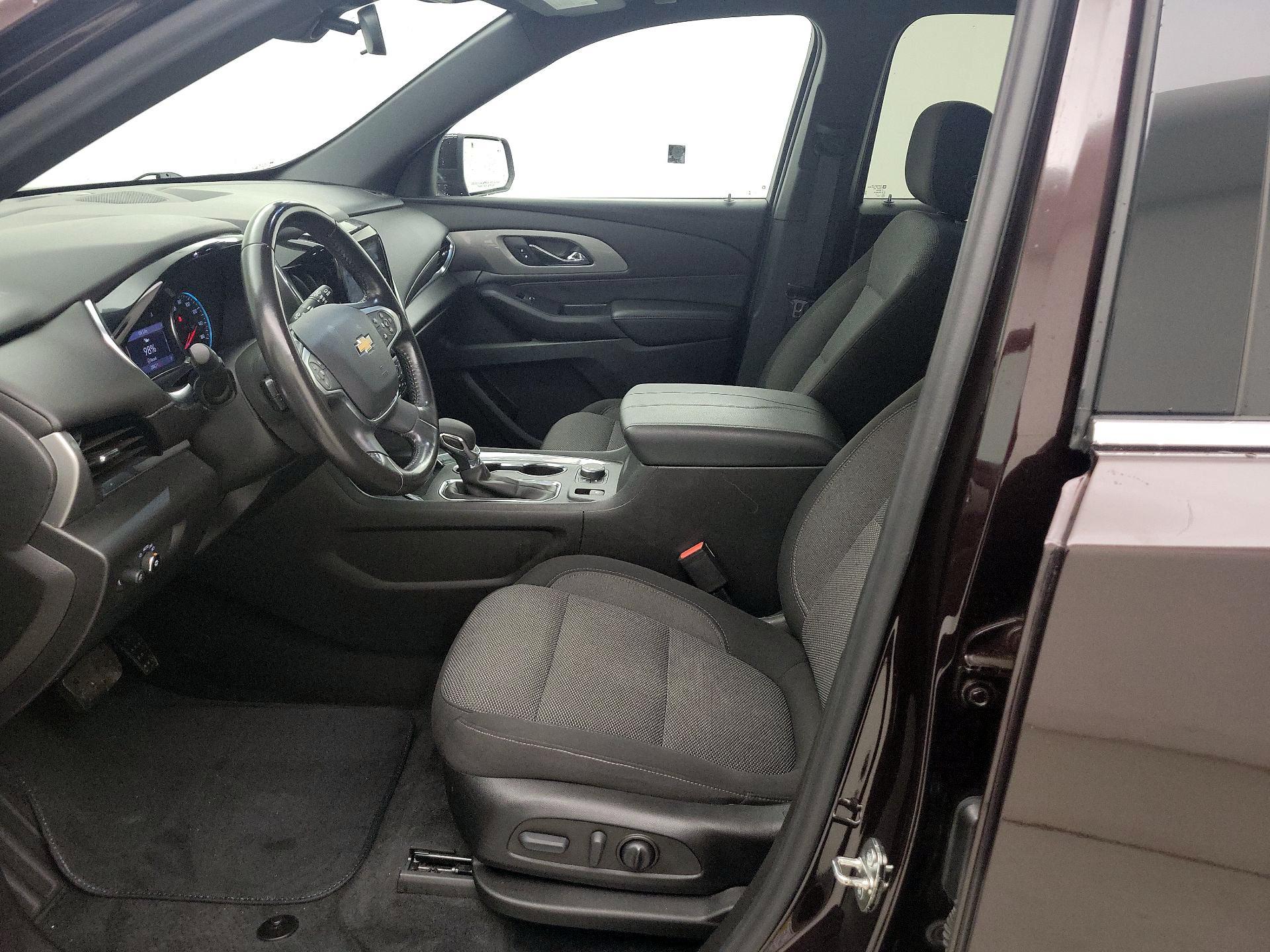 Thumbnail: 2022 Chevrolet Traverse - 11