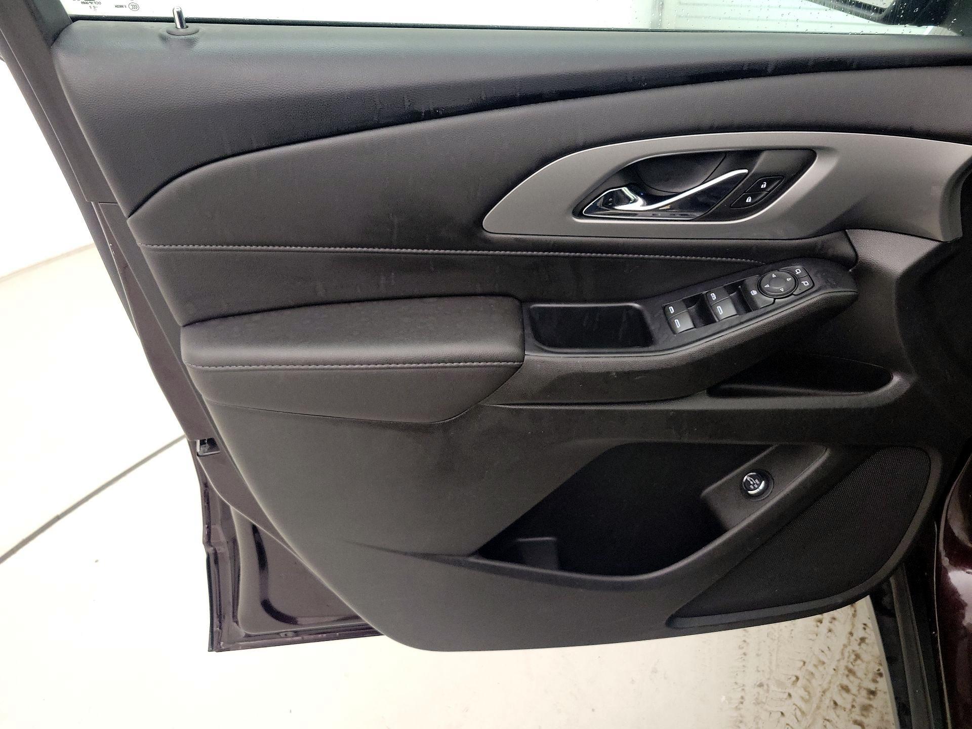 Thumbnail: 2022 Chevrolet Traverse - 12