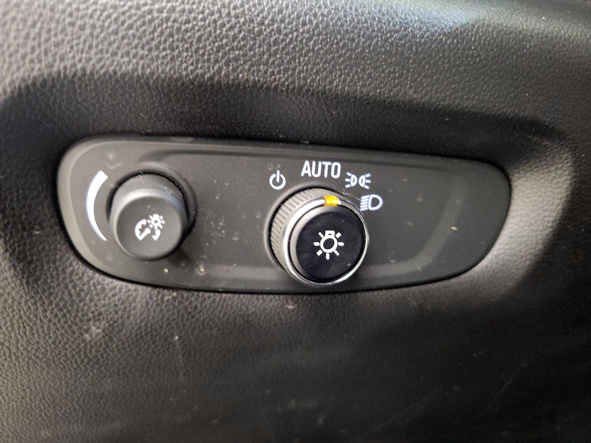 Thumbnail: 2022 Chevrolet Traverse - 13