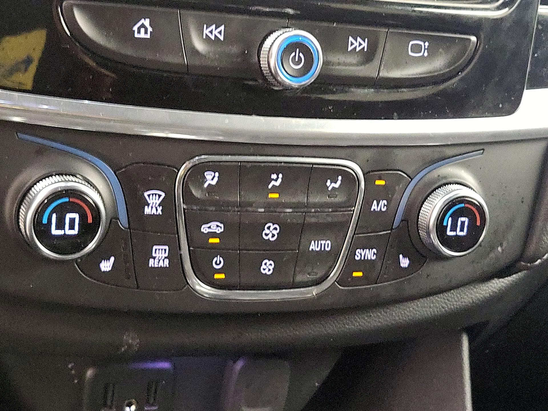 Thumbnail: 2022 Chevrolet Traverse - 16