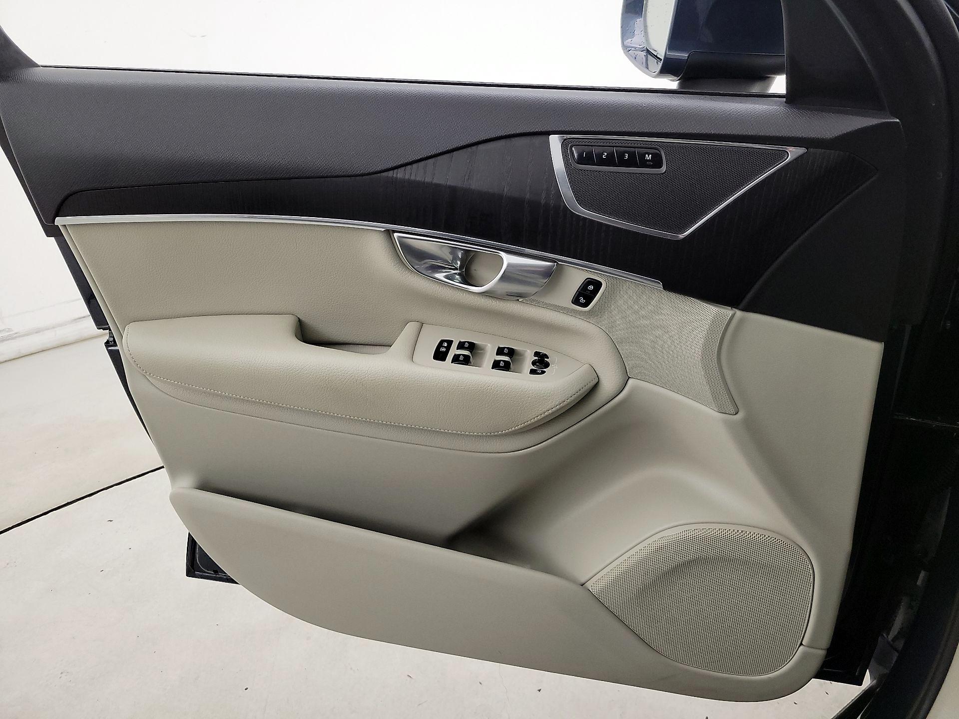 Thumbnail: 2020 Volvo XC90 - 12