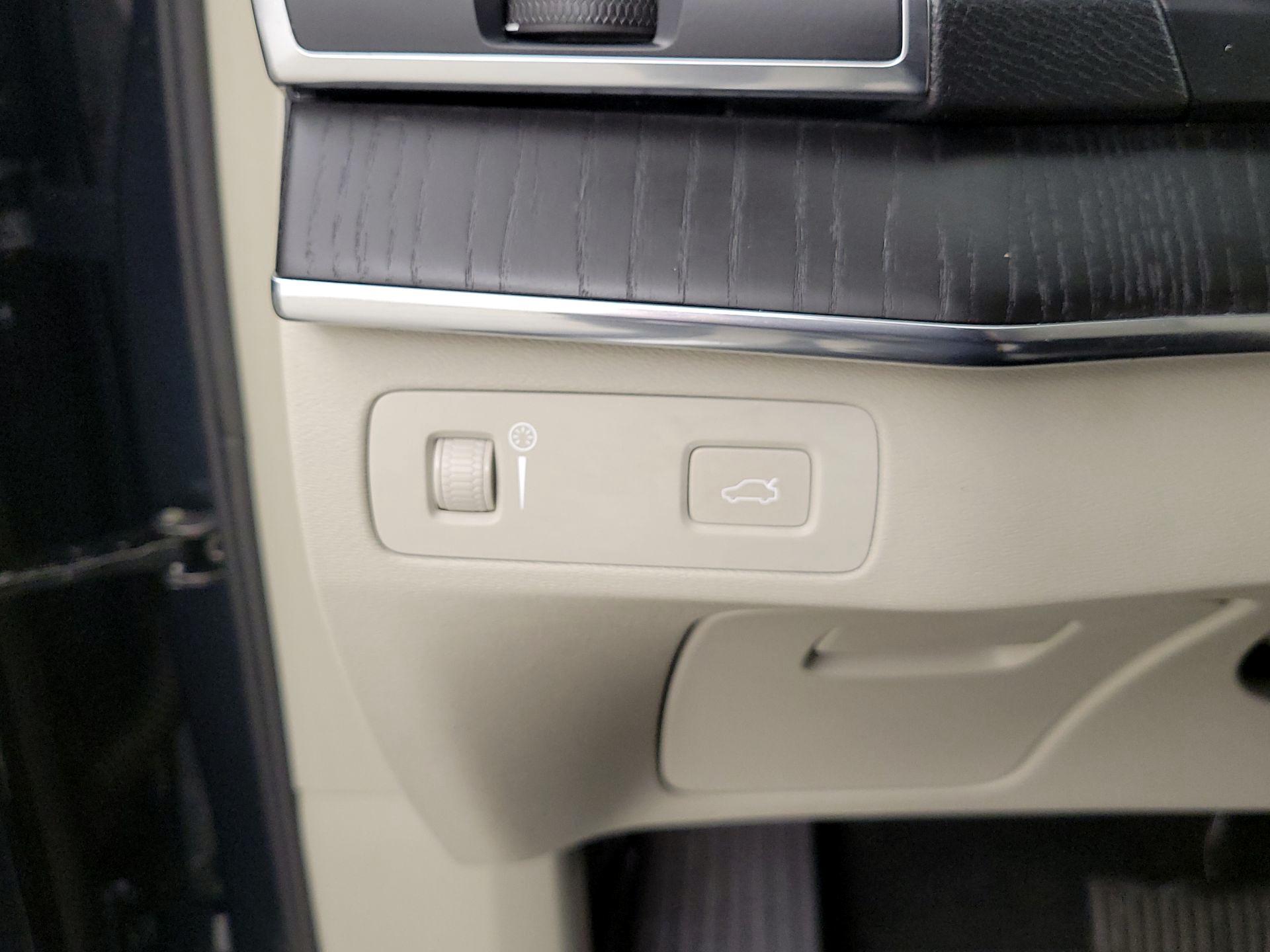 Thumbnail: 2020 Volvo XC90 - 13