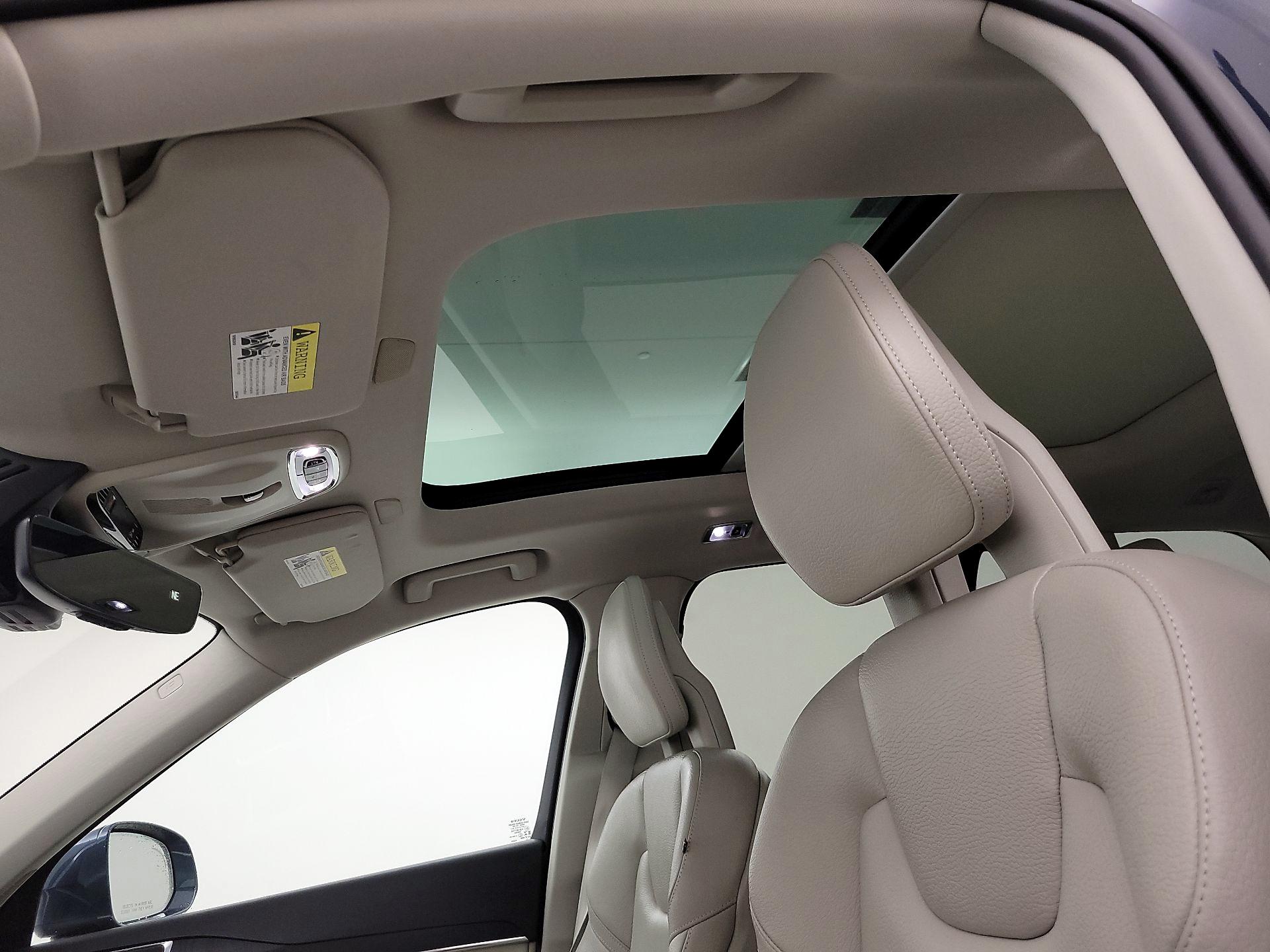 Thumbnail: 2020 Volvo XC90 - 20