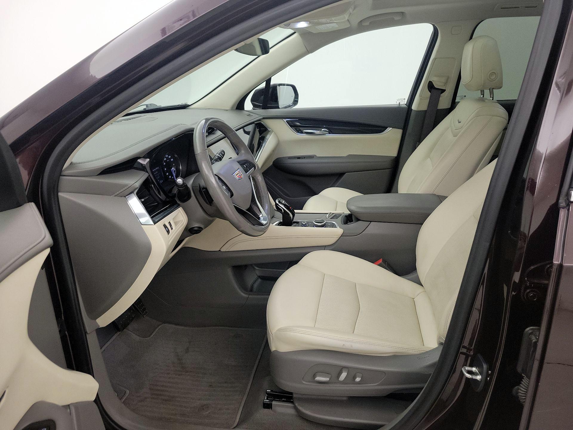 Thumbnail: 2021 Cadillac XT6 - 11