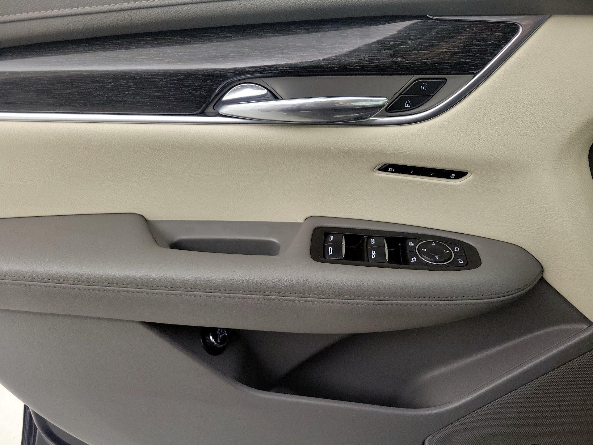 Thumbnail: 2021 Cadillac XT6 - 12