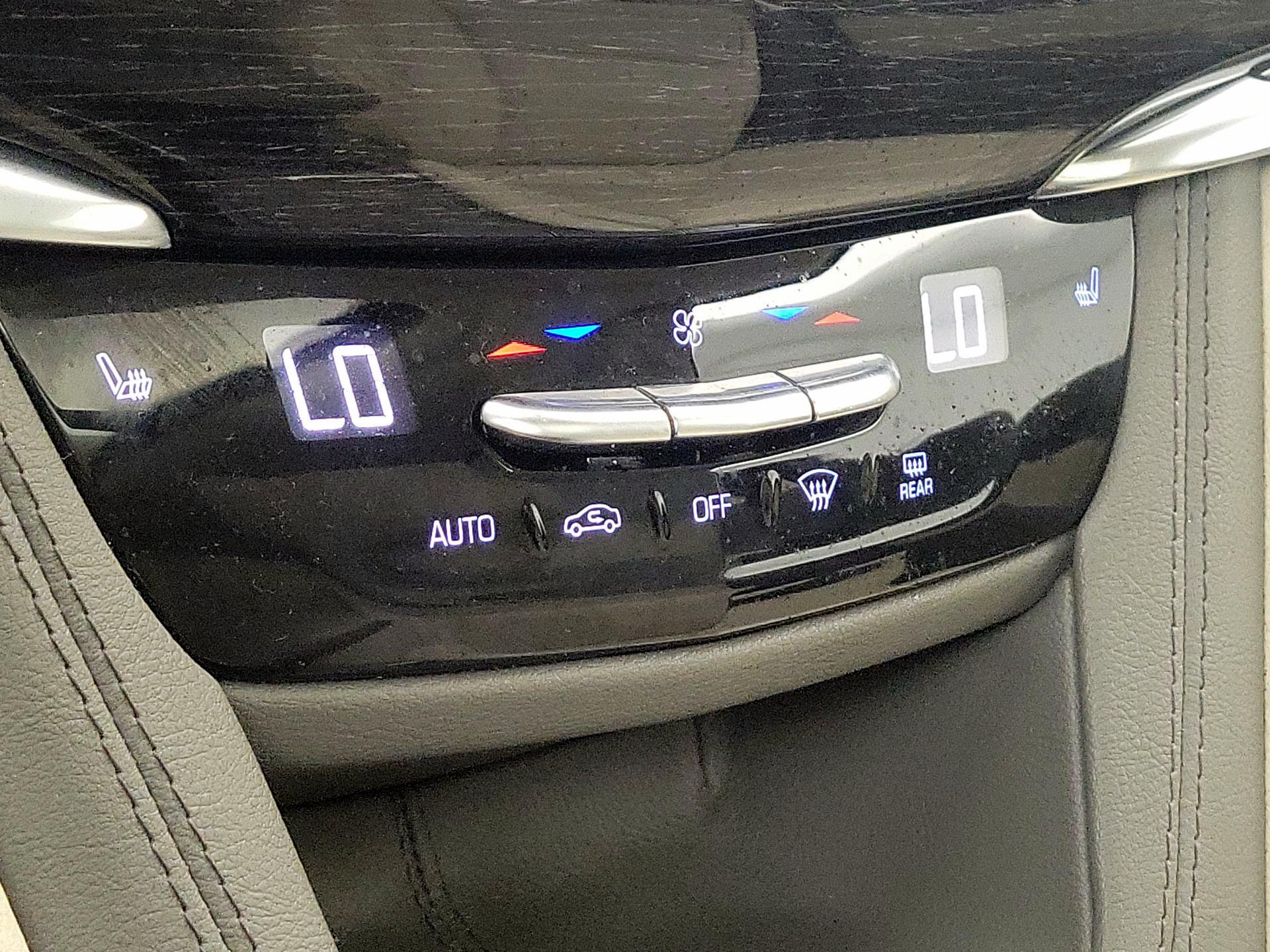 Thumbnail: 2021 Cadillac XT6 - 16