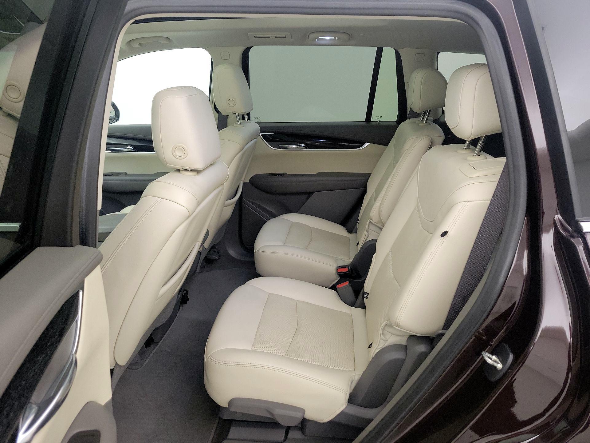 Thumbnail: 2021 Cadillac XT6 - 19