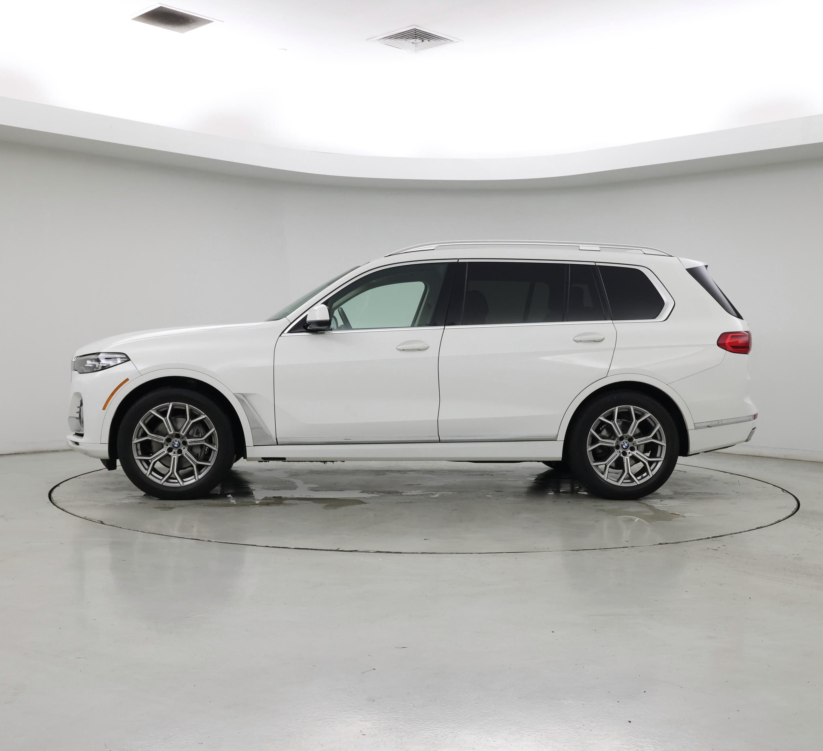 Thumbnail: 2021 BMW X7 - 3