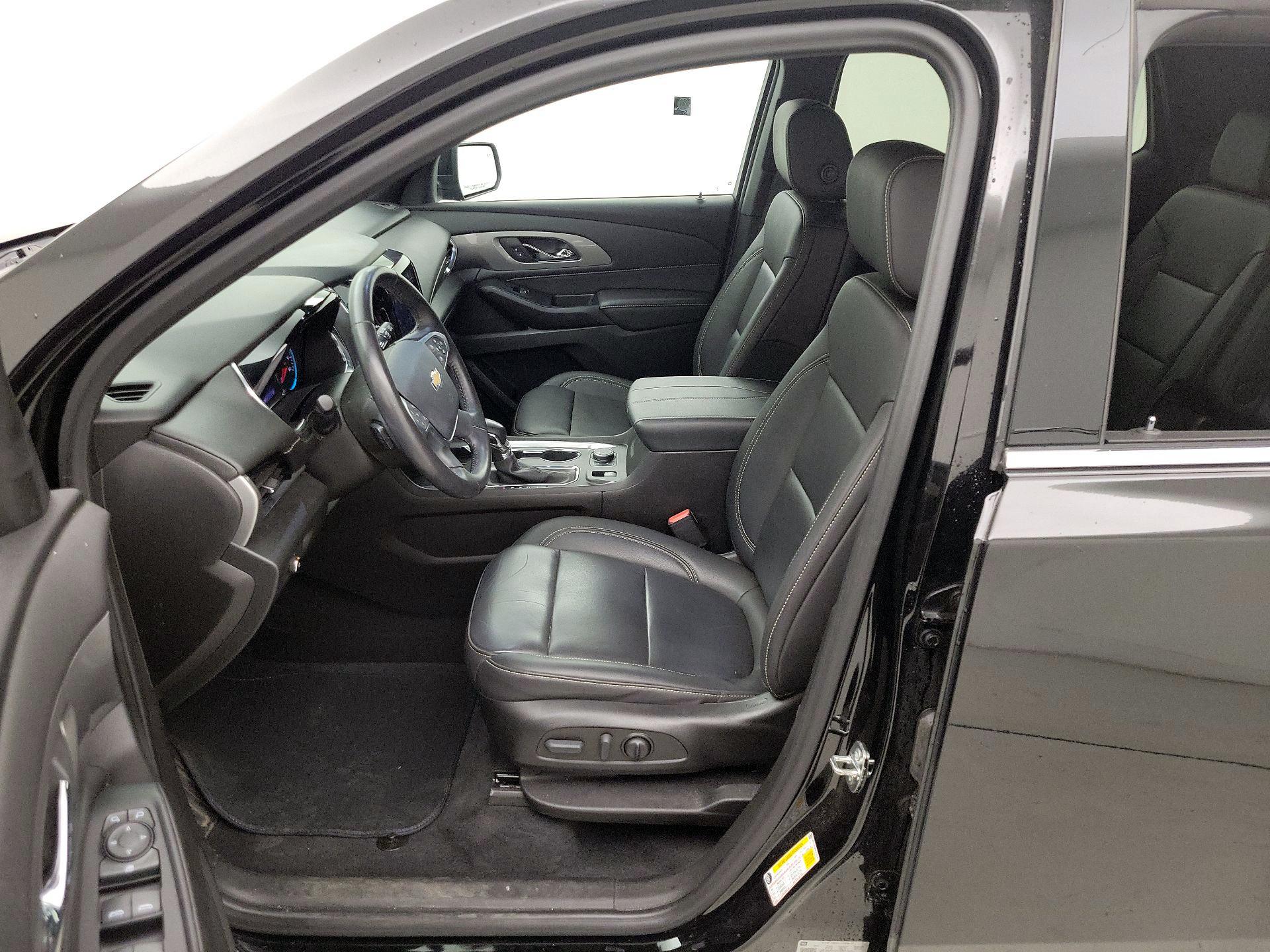 Thumbnail: 2022 Chevrolet Traverse - 11