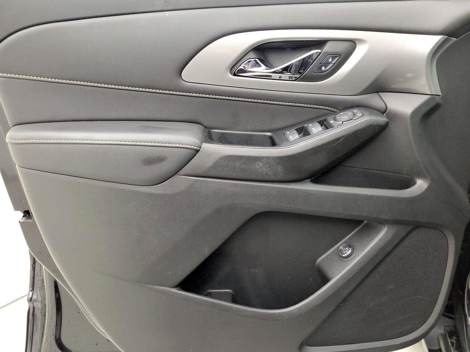 Thumbnail: 2022 Chevrolet Traverse - 12