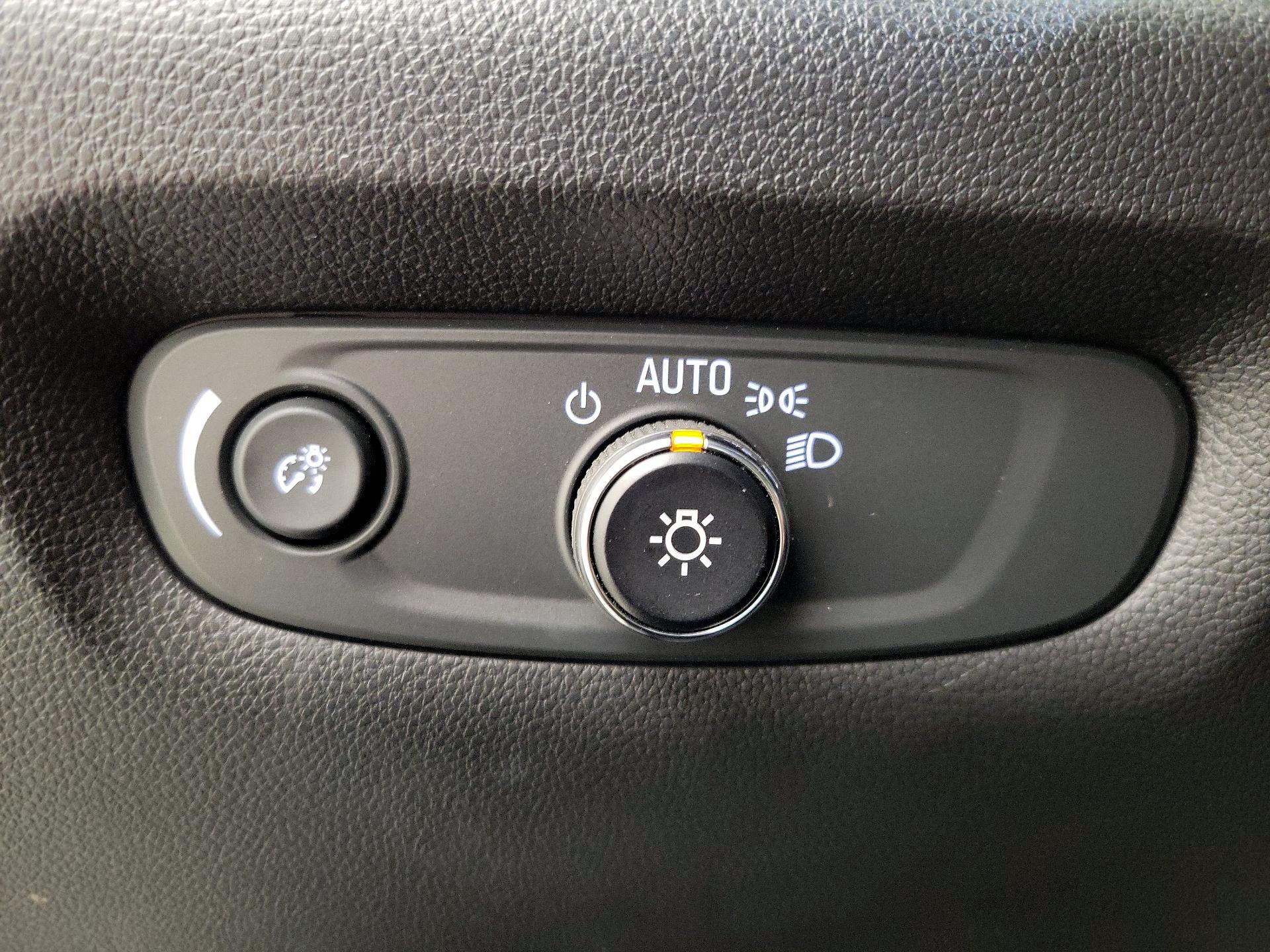 Thumbnail: 2022 Chevrolet Traverse - 13