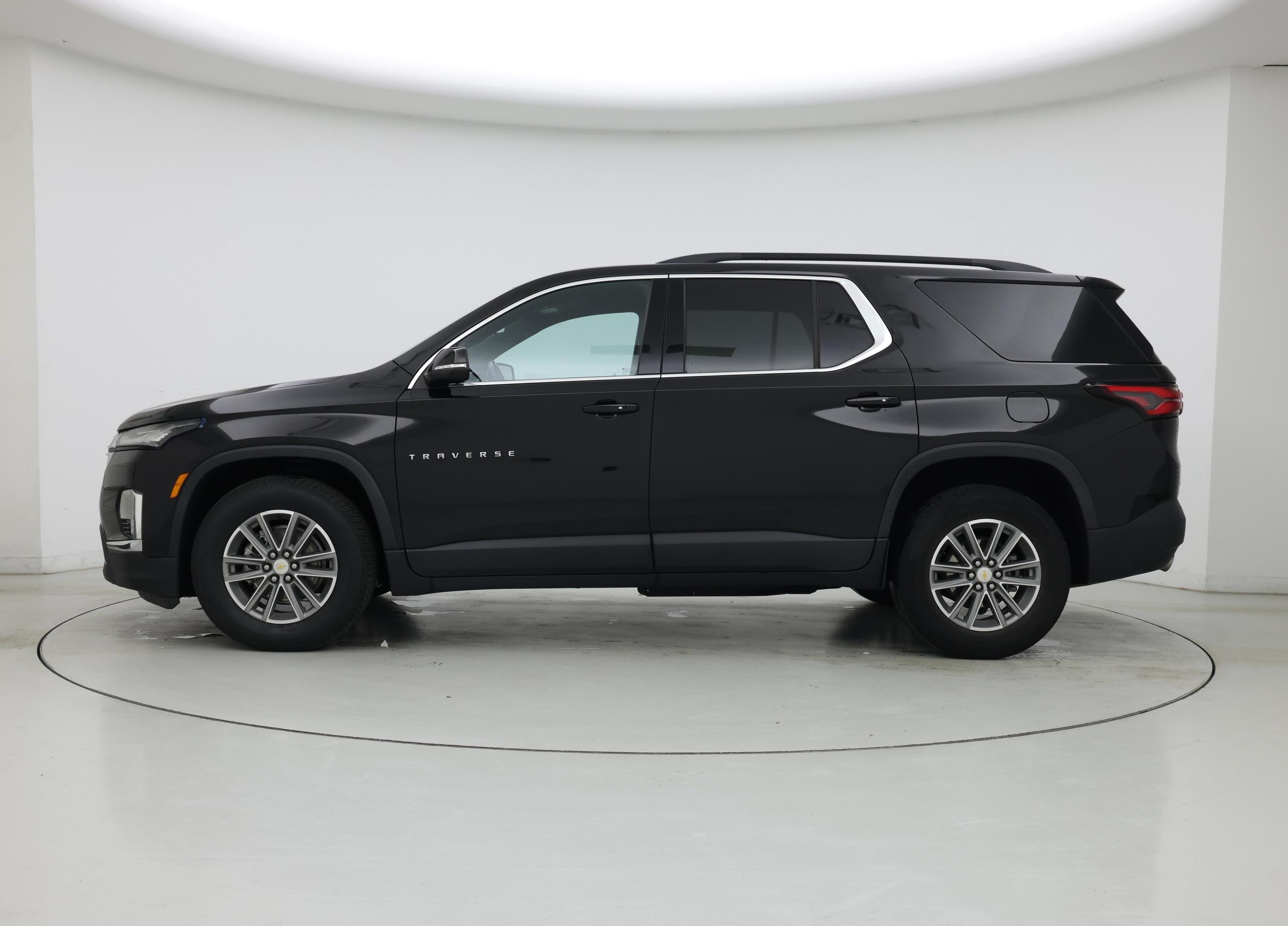 Thumbnail: 2022 Chevrolet Traverse - 3