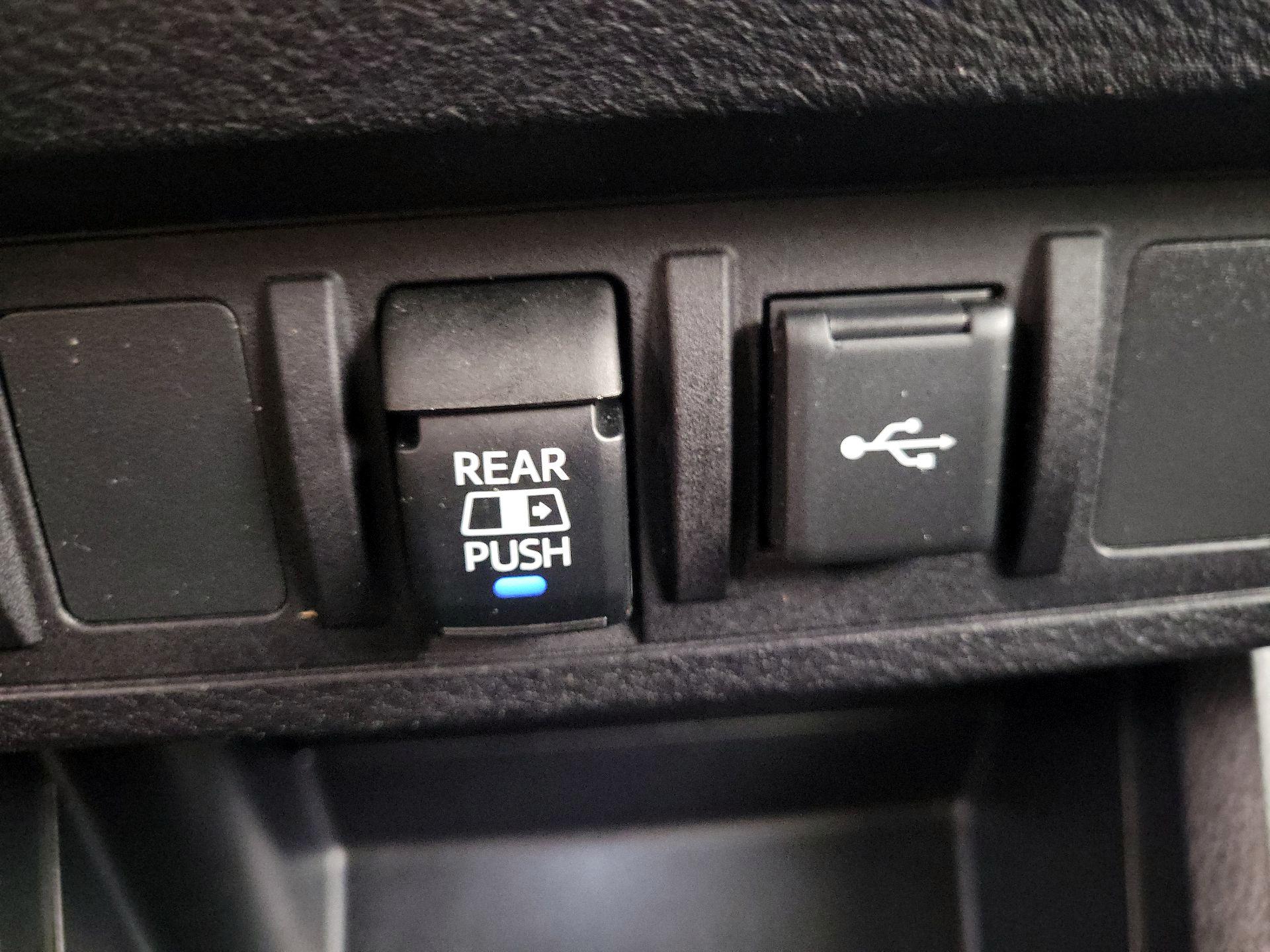 Thumbnail: 2022 Toyota Tacoma - 15