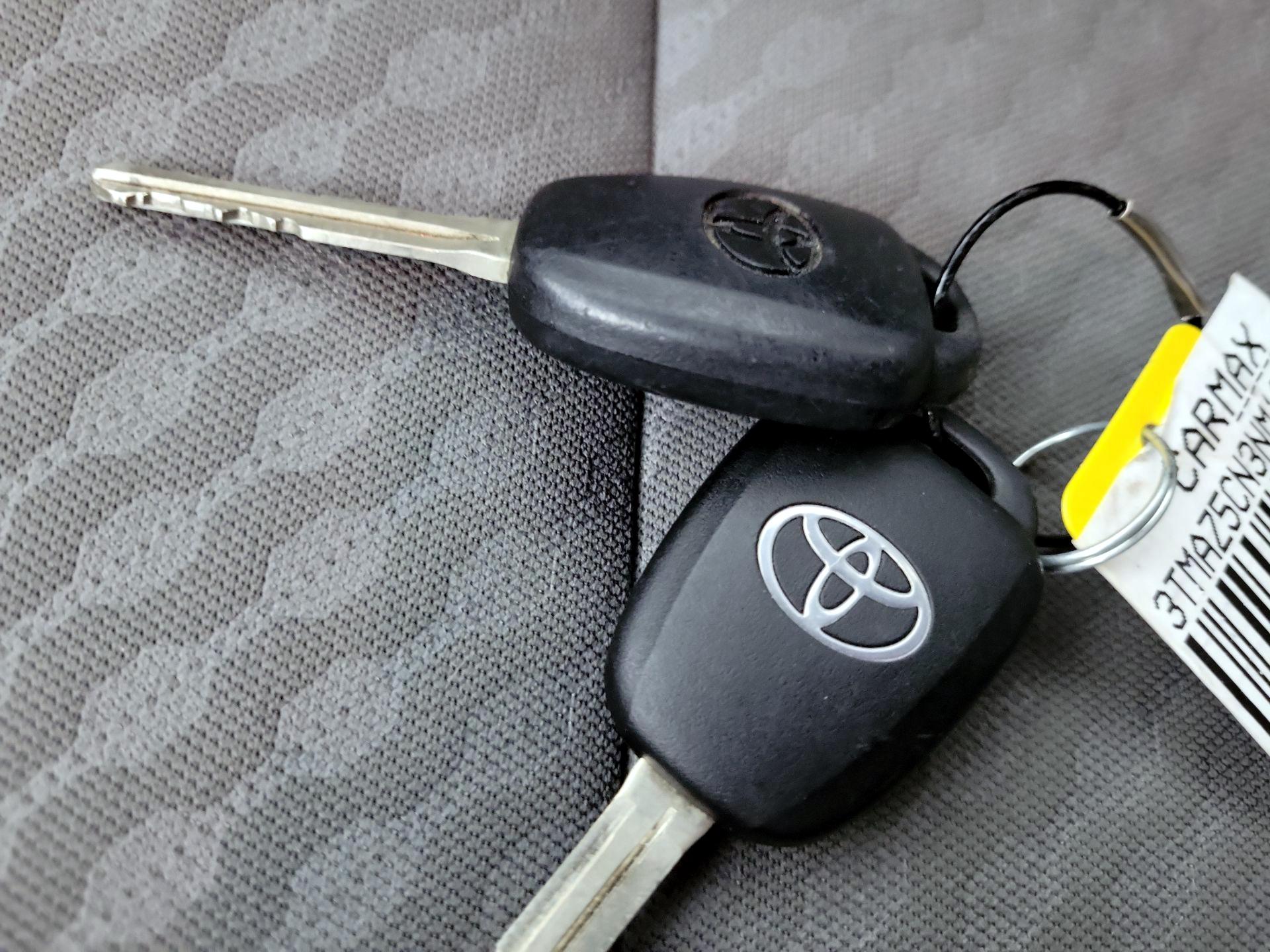 Thumbnail: 2022 Toyota Tacoma - 19