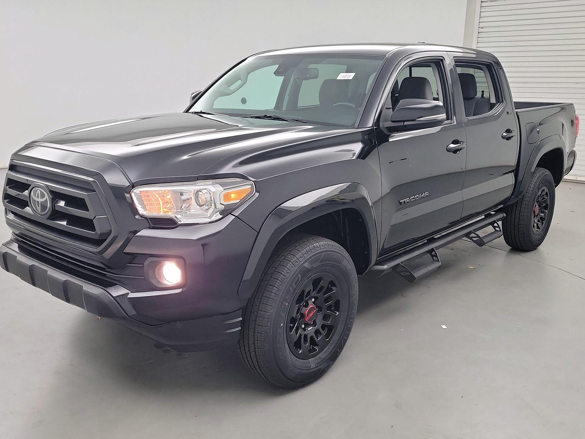 Thumbnail: 2022 Toyota Tacoma - 3