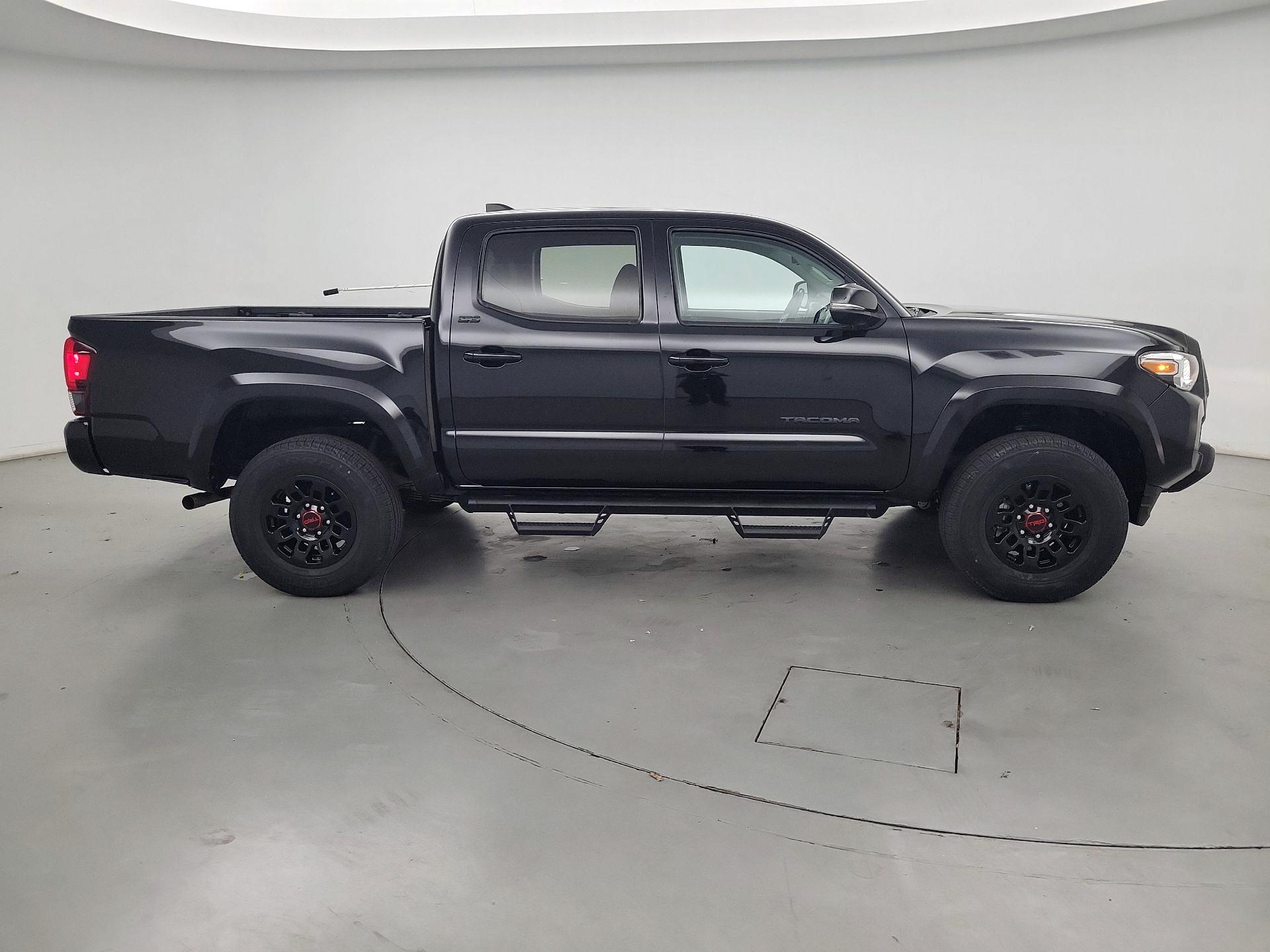 Thumbnail: 2022 Toyota Tacoma - 4