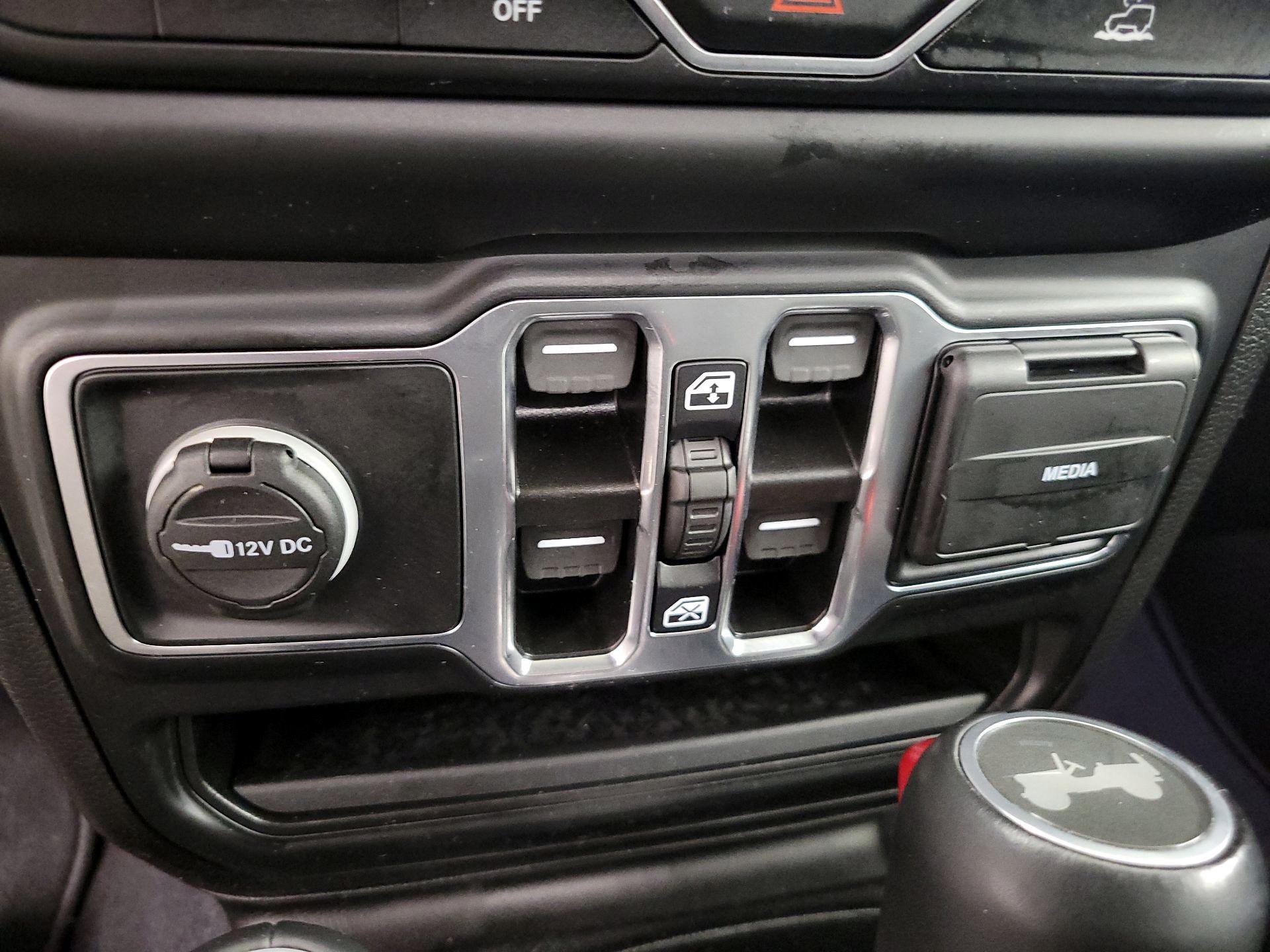 Thumbnail: 2021 Jeep Wrangler - 19