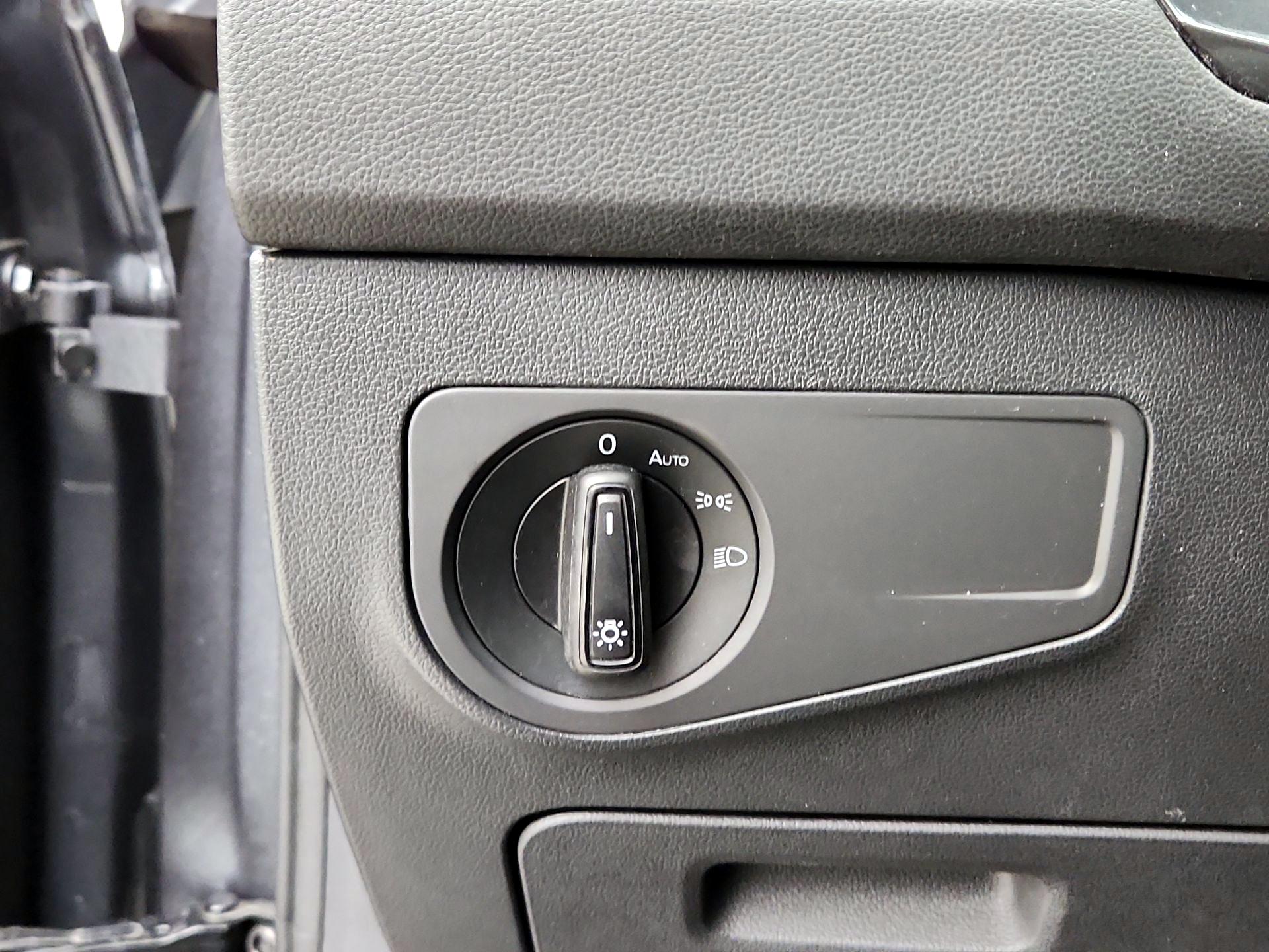 Thumbnail: 2021 Volkswagen Tiguan - 13