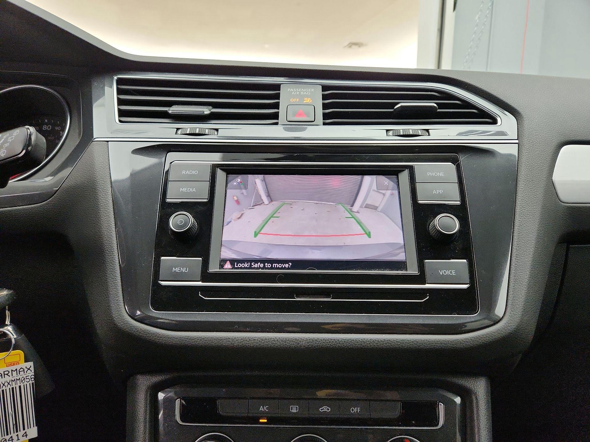 Thumbnail: 2021 Volkswagen Tiguan - 14