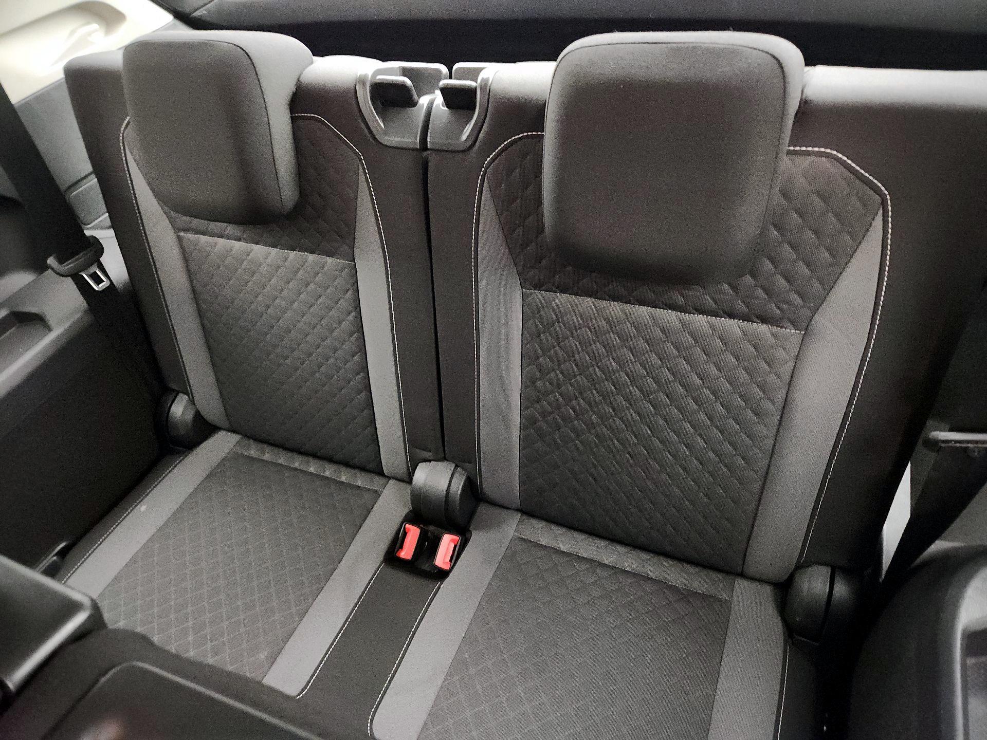 Thumbnail: 2021 Volkswagen Tiguan - 20