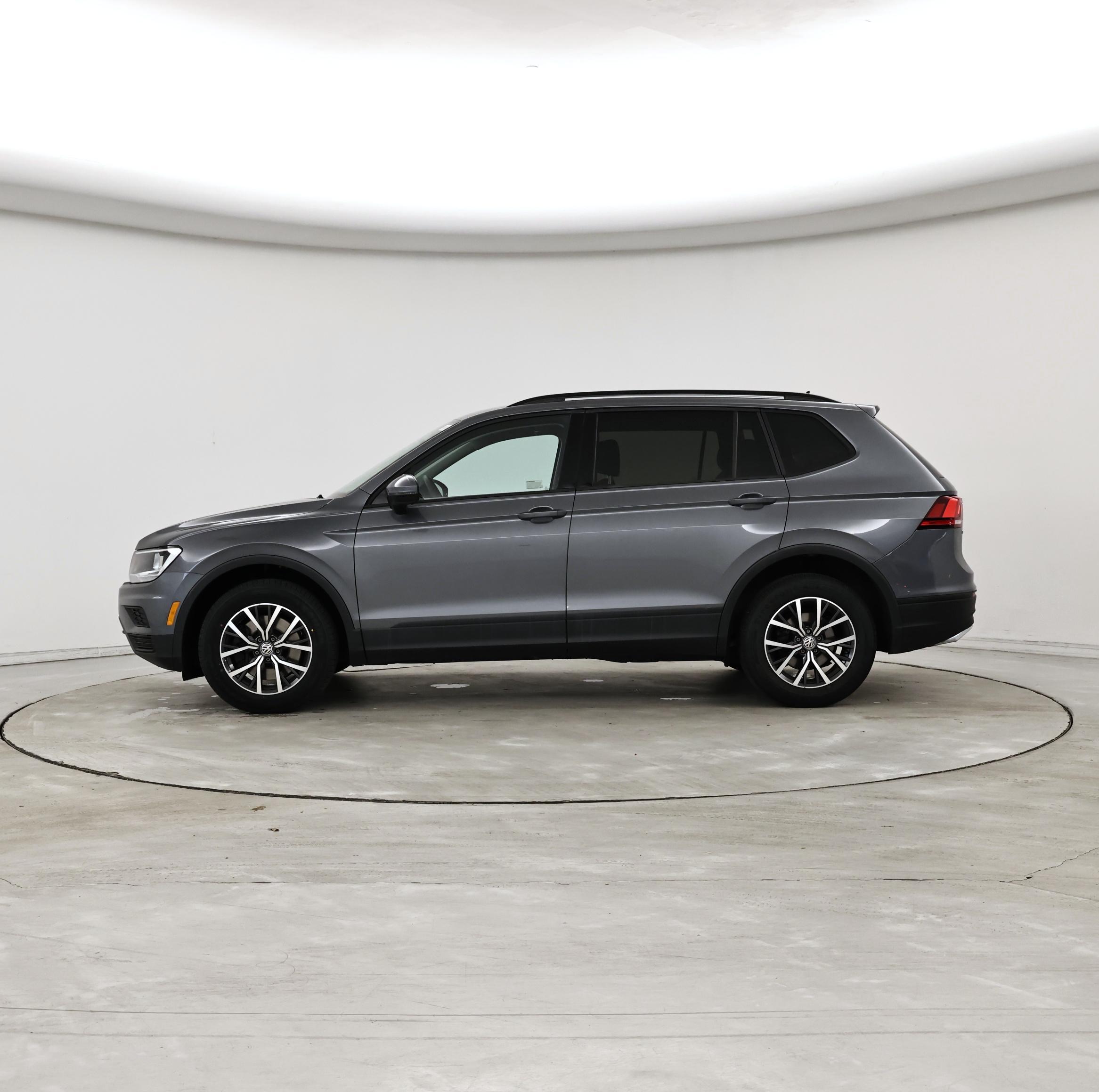 Thumbnail: 2021 Volkswagen Tiguan - 3