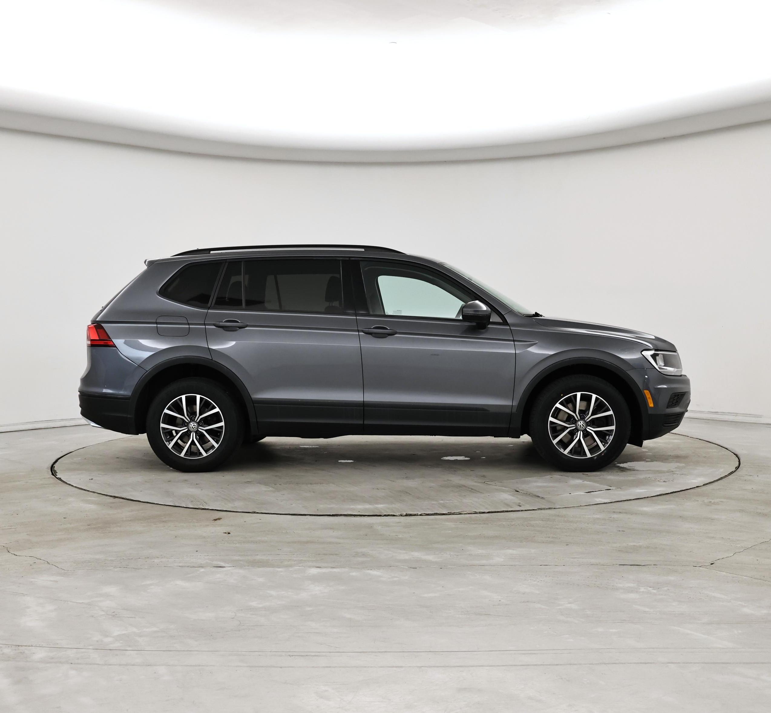 Thumbnail: 2021 Volkswagen Tiguan - 7