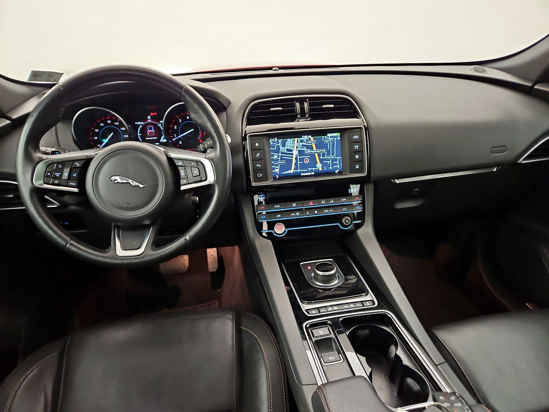 Thumbnail: 2018 Jaguar F-Pace - 9