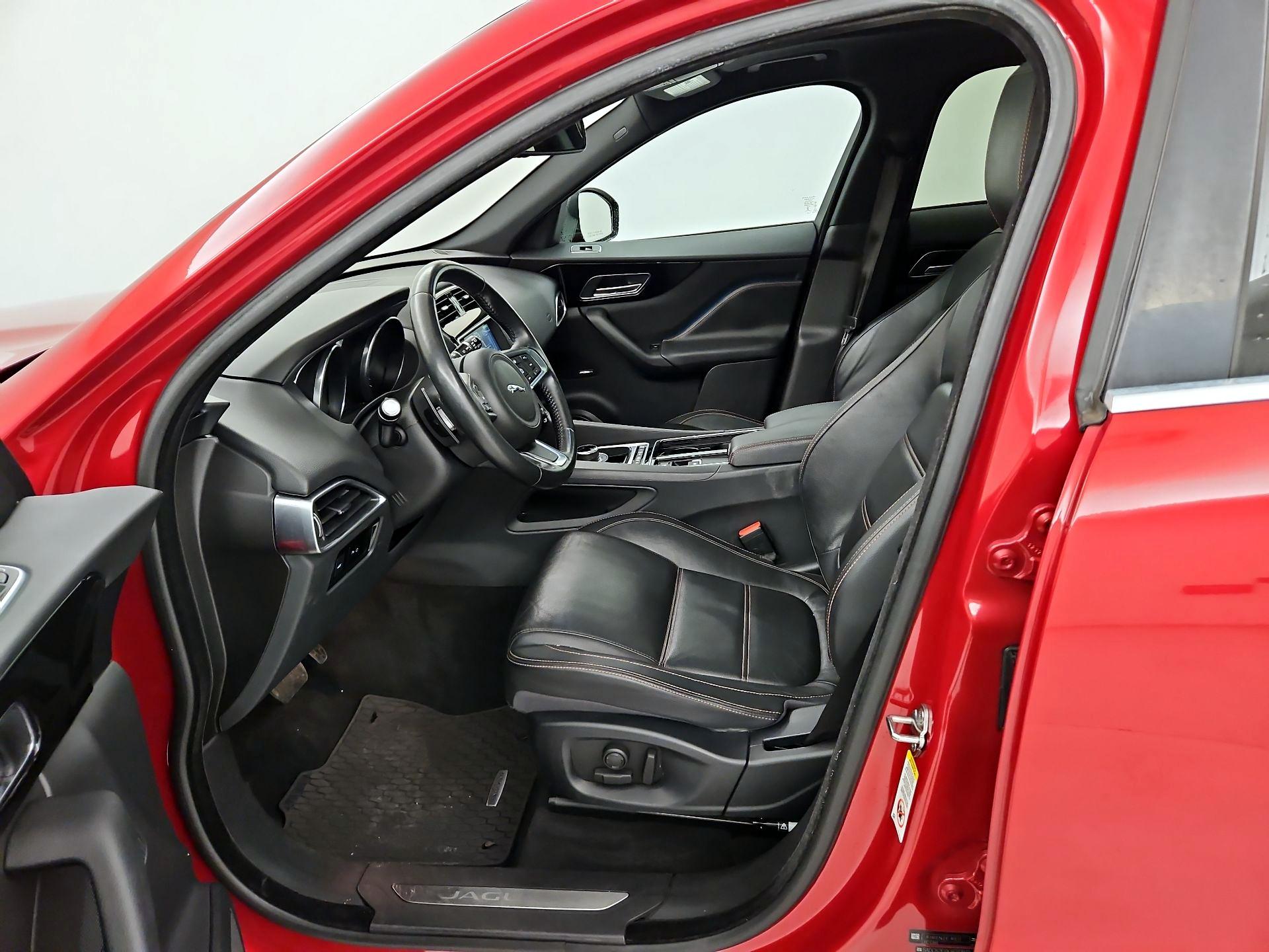 Thumbnail: 2018 Jaguar F-Pace - 11