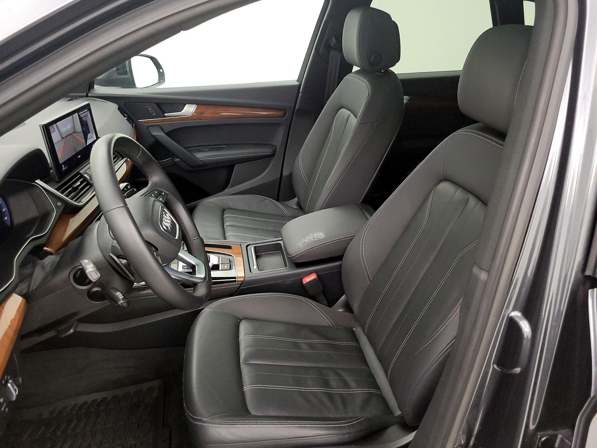 Thumbnail: 2022 Audi Q5 - 11